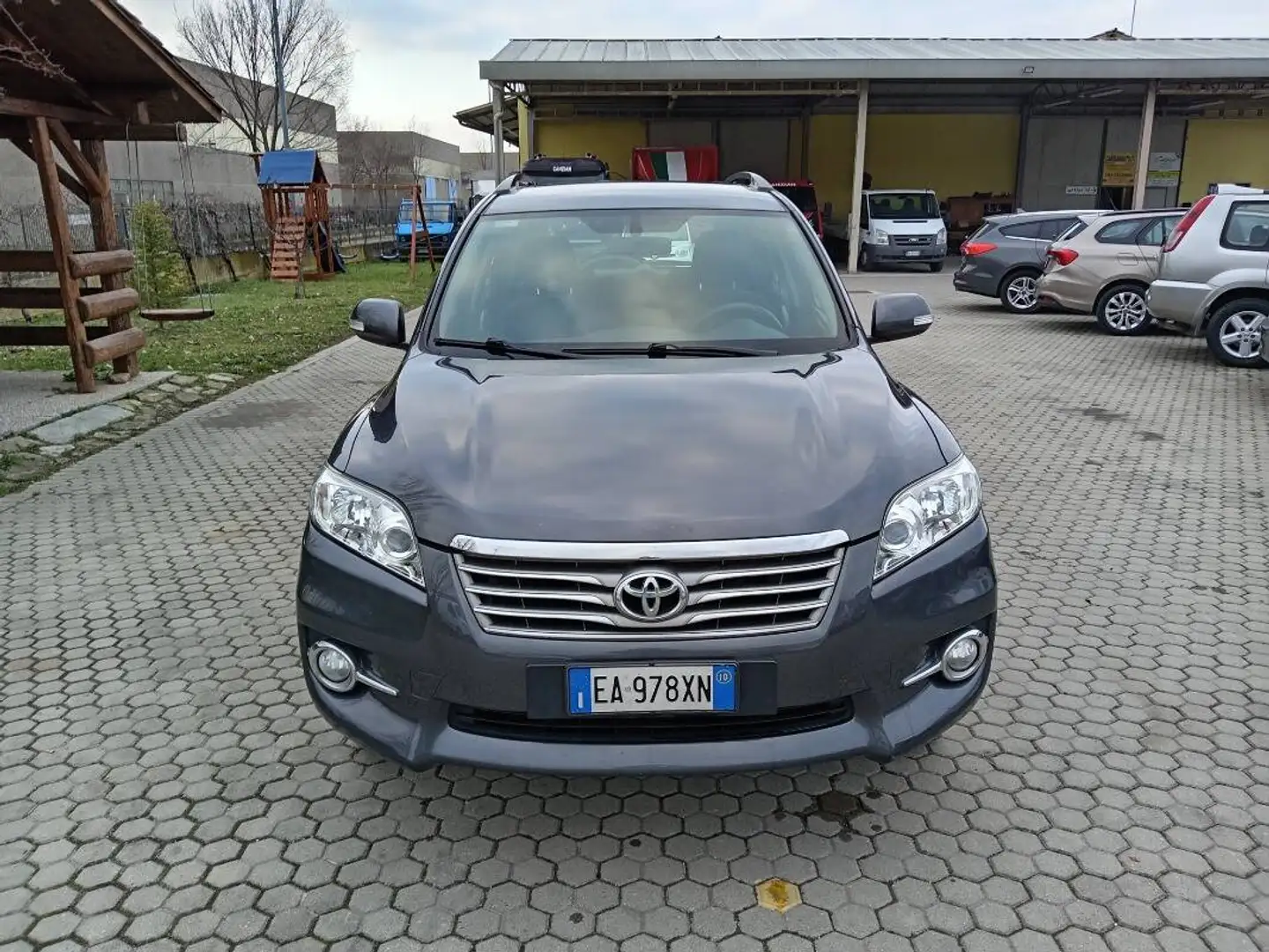 Toyota RAV 4 2.2 d-4d Exclusive 150cv dpf Grau - 2