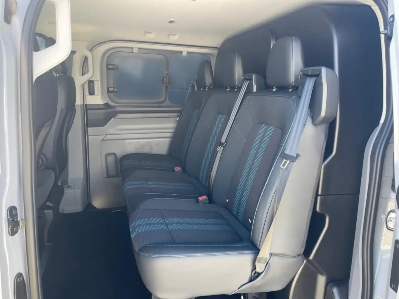 Ford Transit Custom 2.5L PHEV Sport DoKa Kasten 320 L1 FWD 11