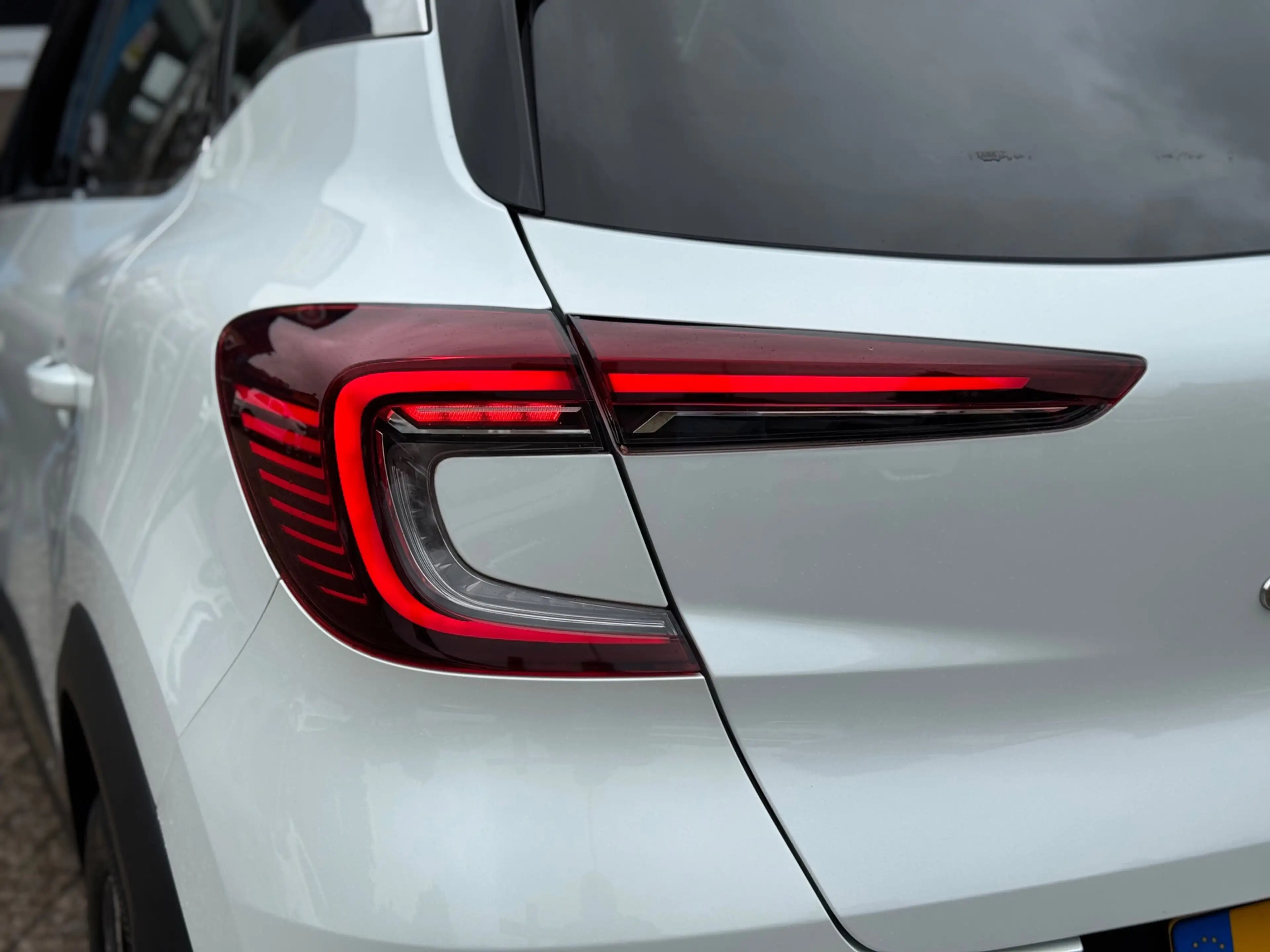 Renault Captur 1.3 TCe 130 Initiale Paris 2020 AUT NAVI NAP! — photo 6