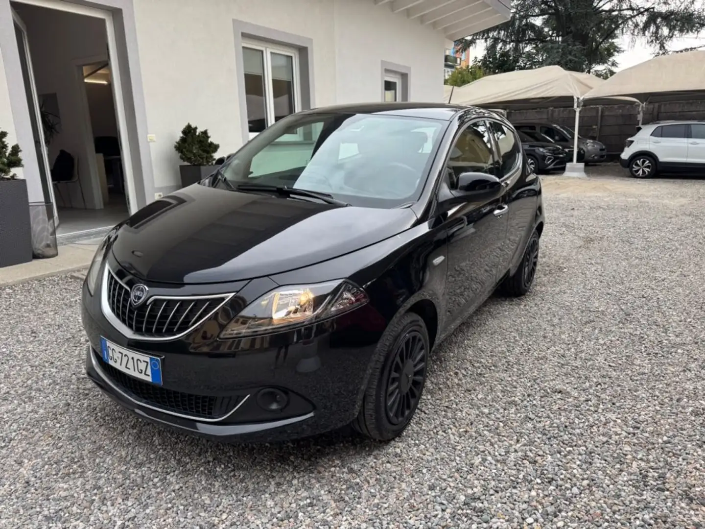 Lancia Ypsilon 1.0 FireFly 5 porte S&S Hybrid Silver Noir - 1