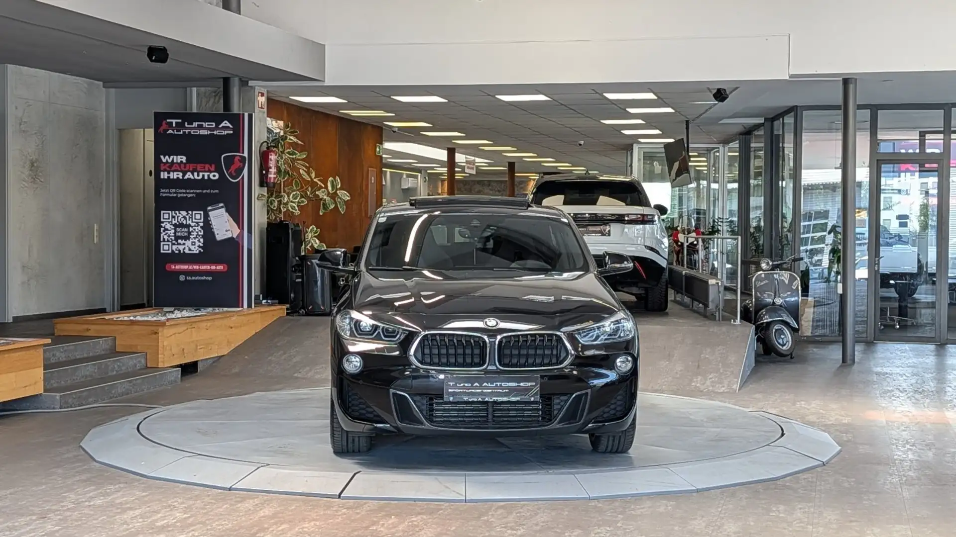 BMW X2 18d sDrive M-Paket Aut. *Head-up*Pano*Kamera*Navi* Schwarz - 2