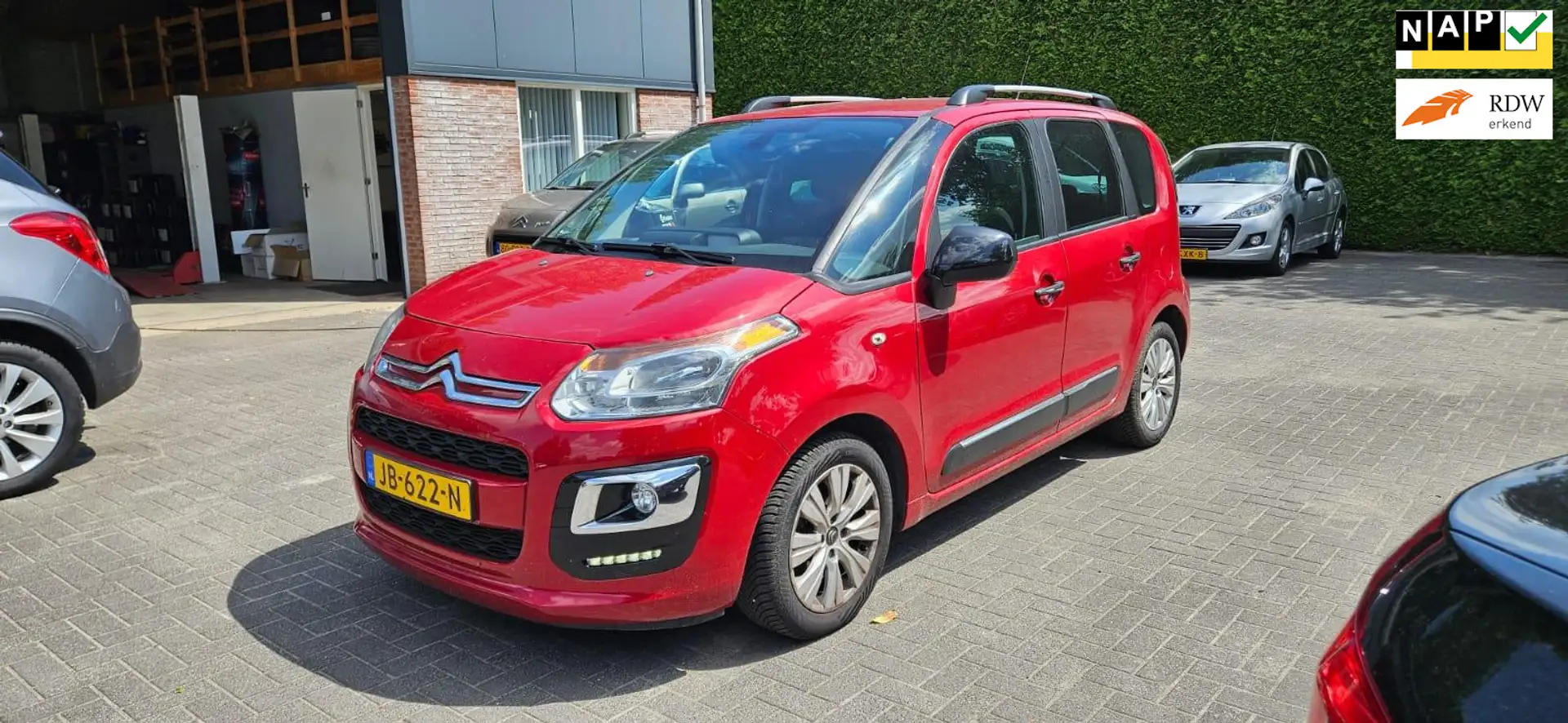 Citroen C3 Picasso 1.2 PureTech Exclusive Rouge - 1