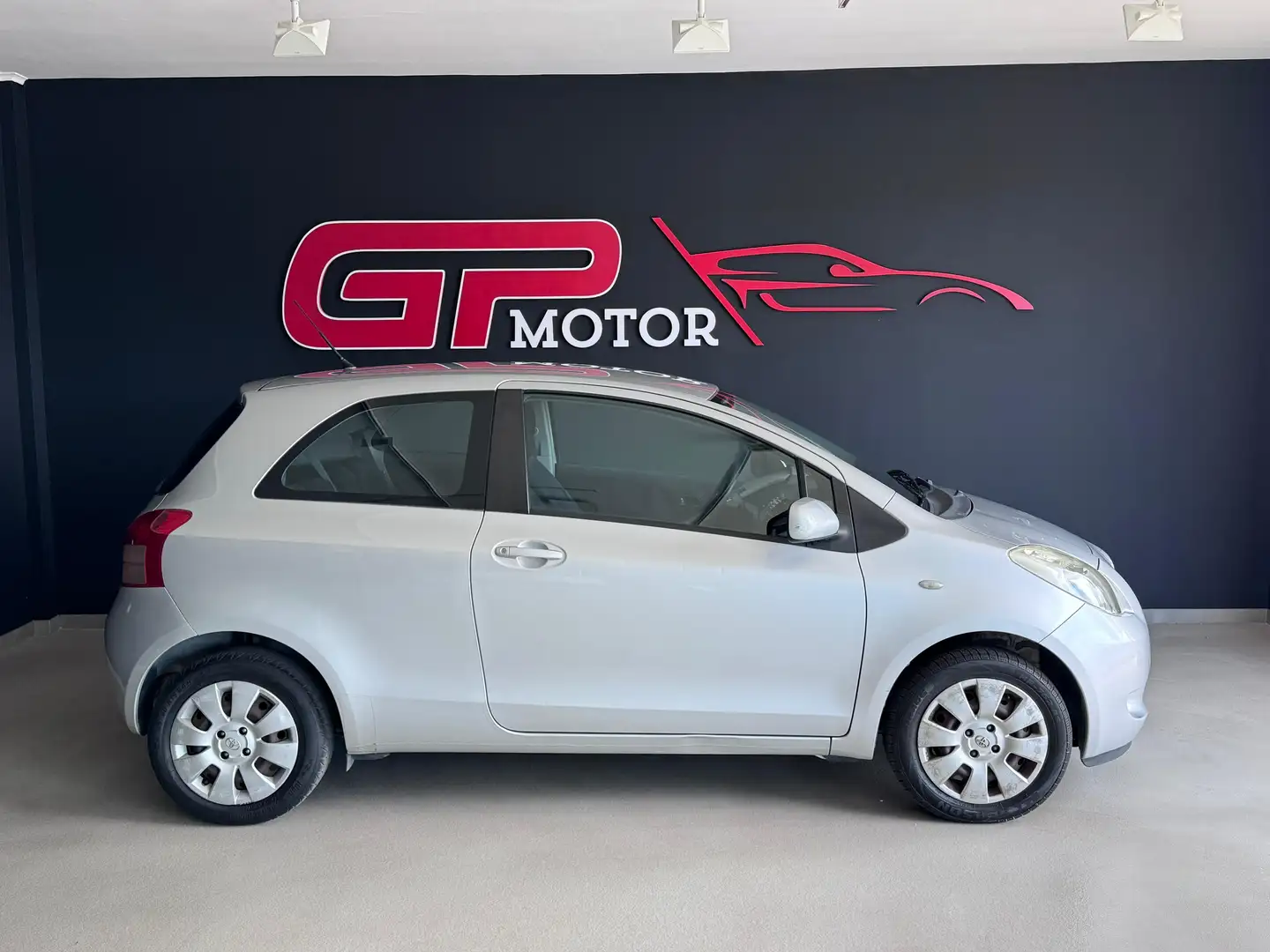 Toyota Yaris Yaris 3p 1.0 Sol, OK NEO Argent - 2