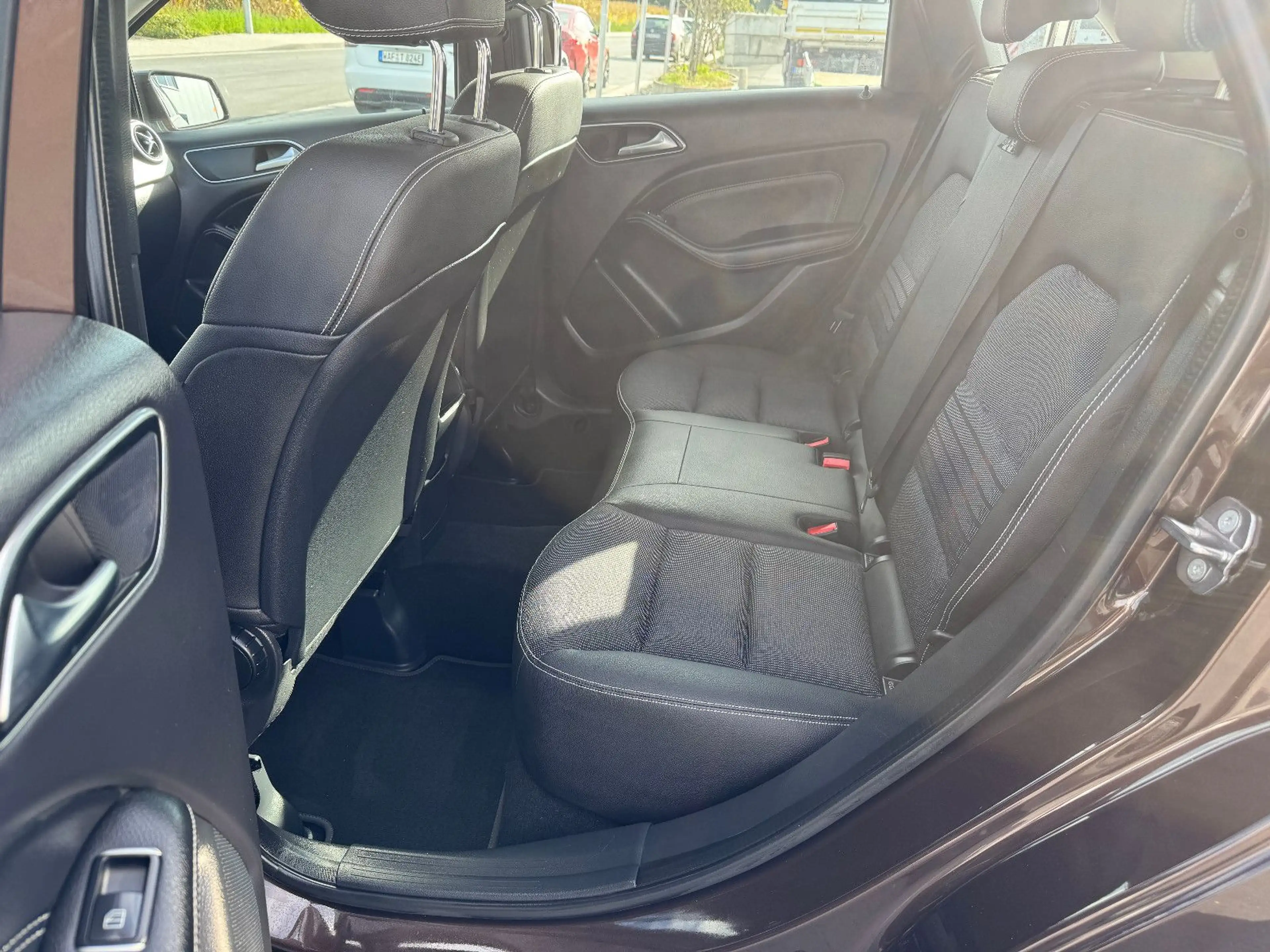 Mercedes-Benz B 200 B B 200 Urban Style Edition 55000 KM 1 Han — photo 5