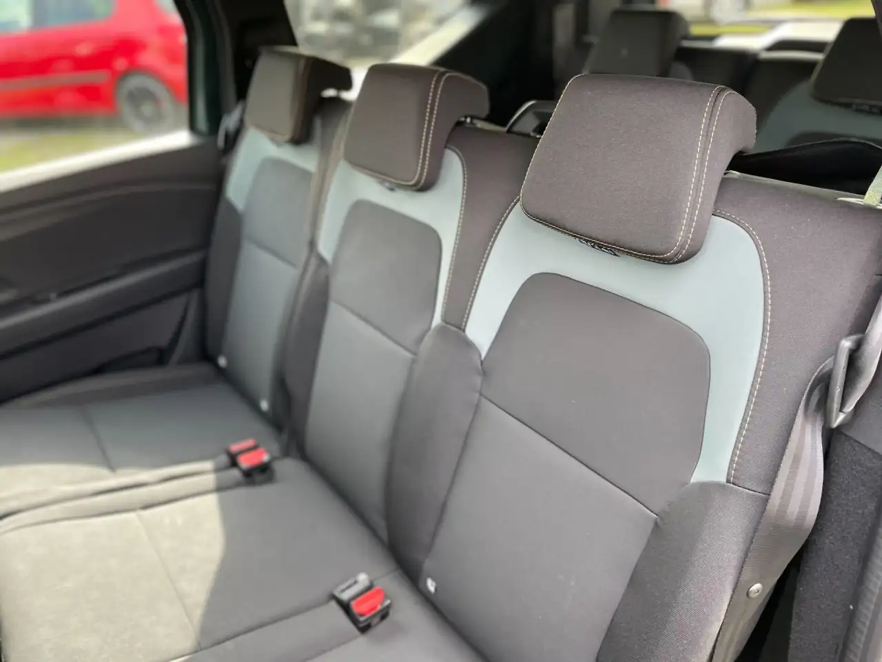 Dacia Jogger Extreme Hybrid 155 Automatik, 360° Kamera, Lenkrad 17