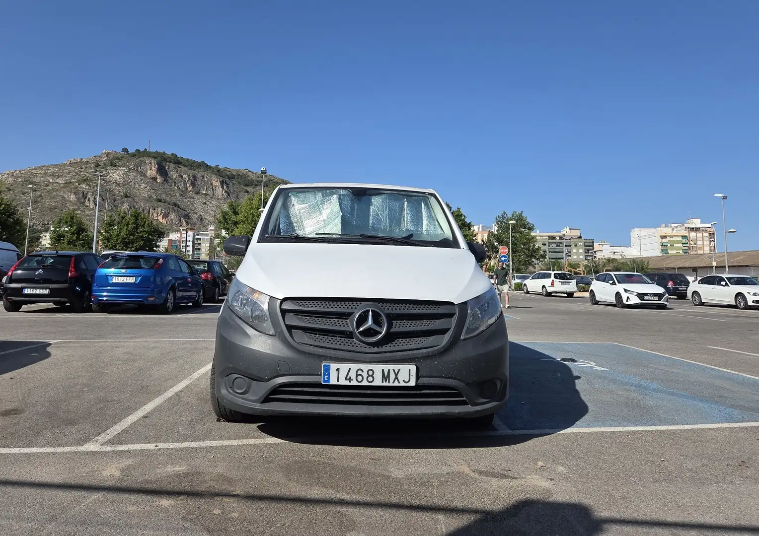Mercedes-Benz Vito Furgón 111CDI Larga - 1