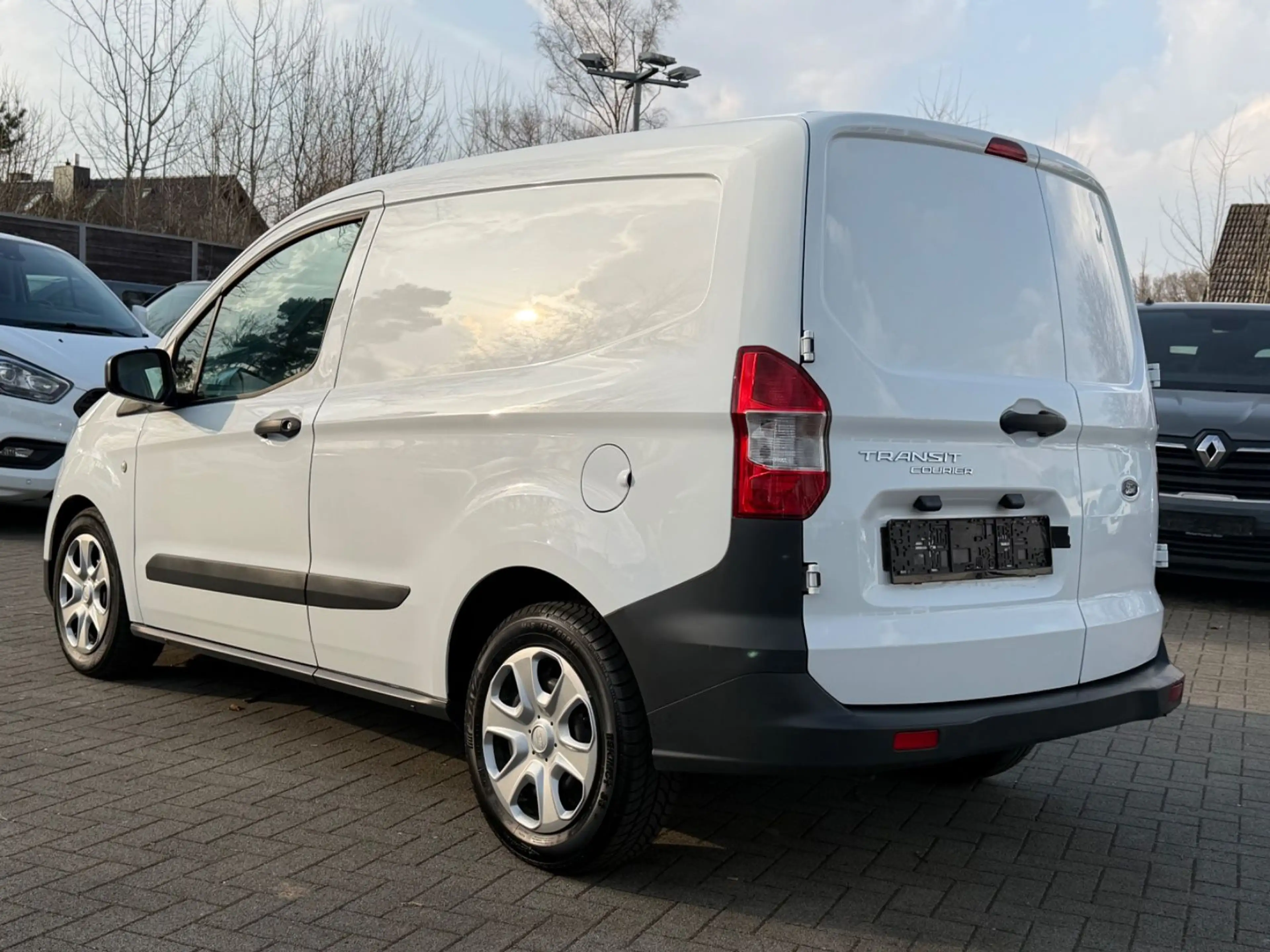 Ford Transit Courier TRANSIT COURIER TREND KLIMA/SERVICE+TÜV NEU !! — photo 7
