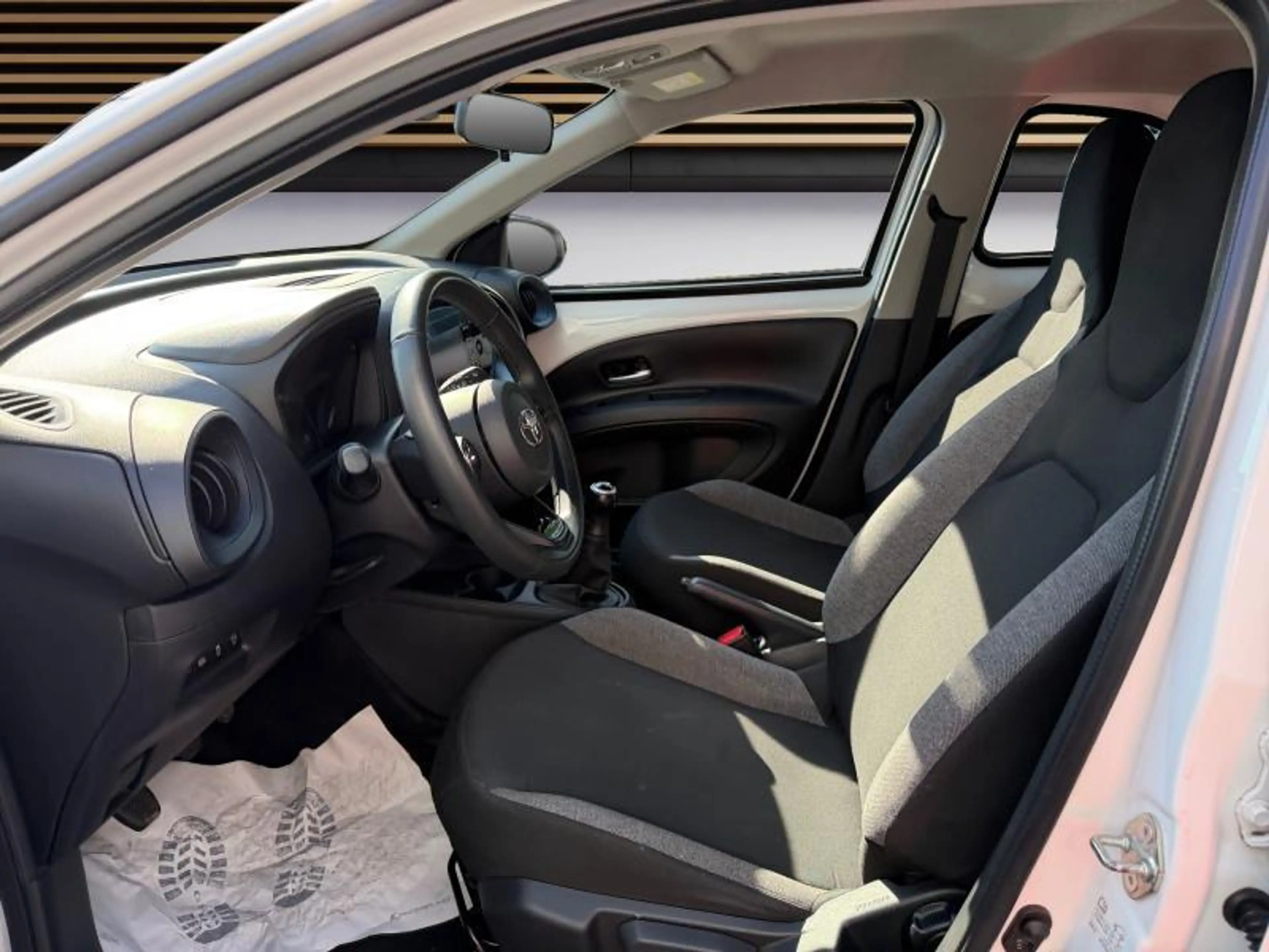 Toyota Aygo X Play — photo 10