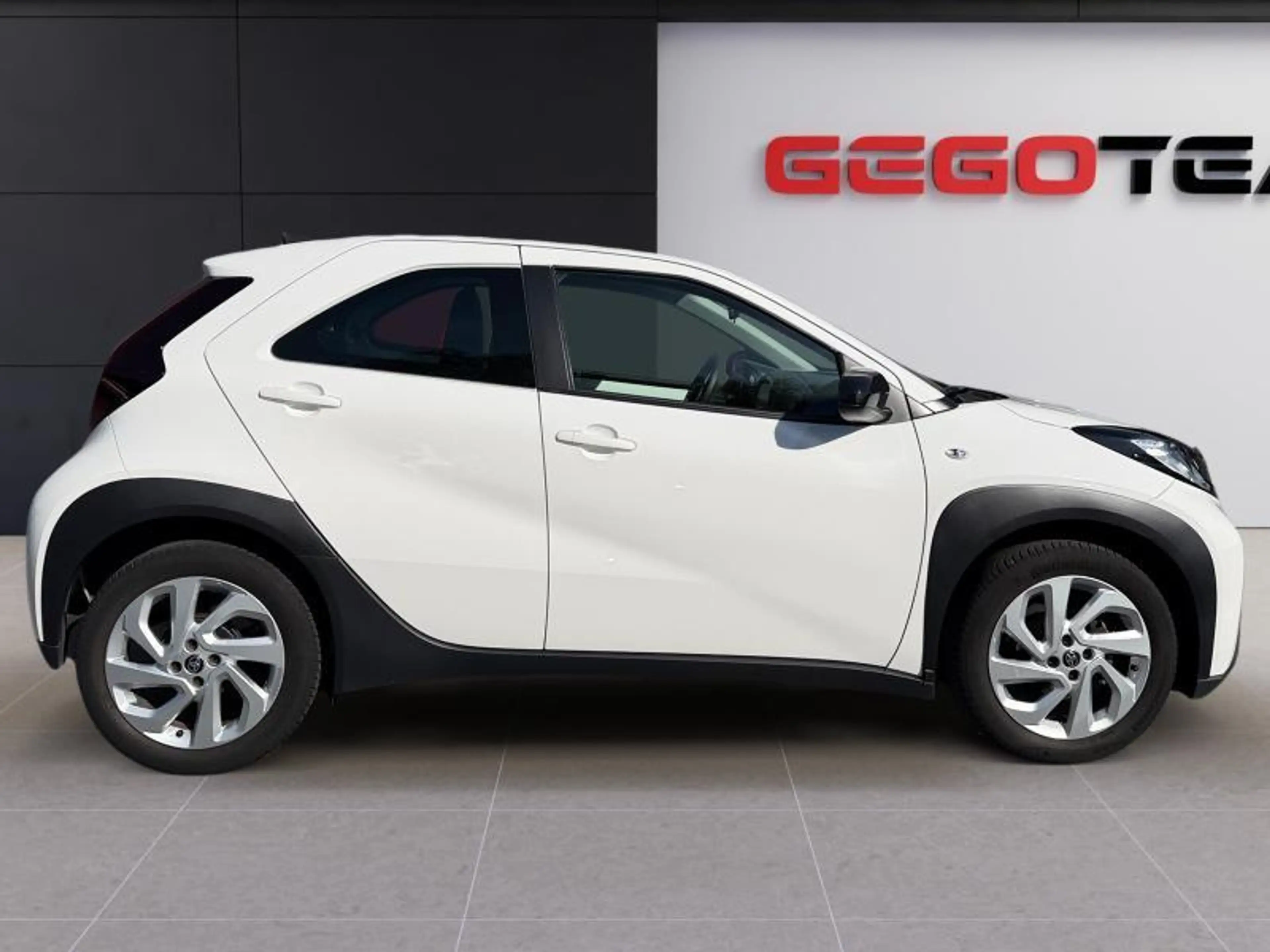 Toyota Aygo X Play — photo 7