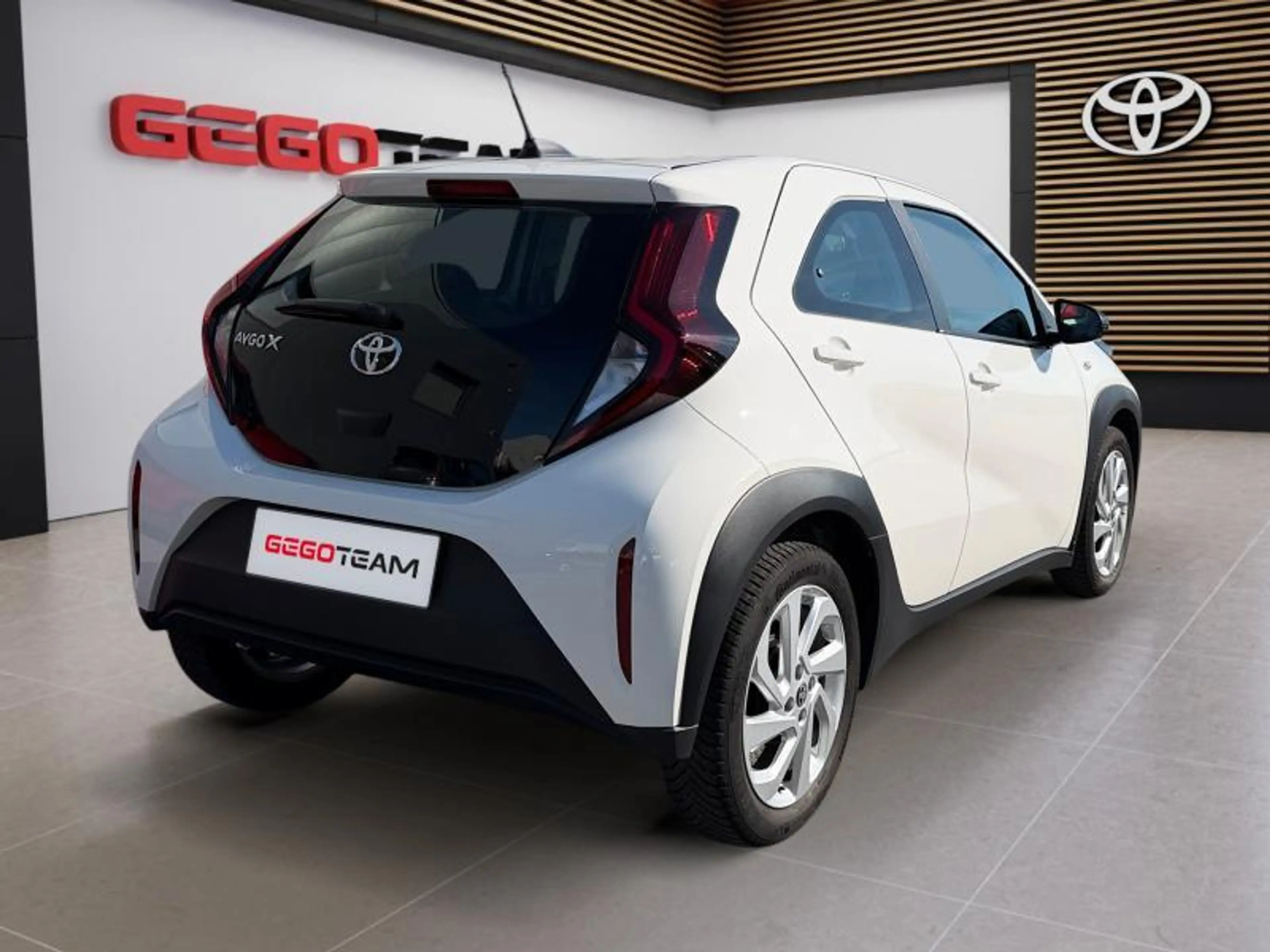 Toyota Aygo X Play — photo 6