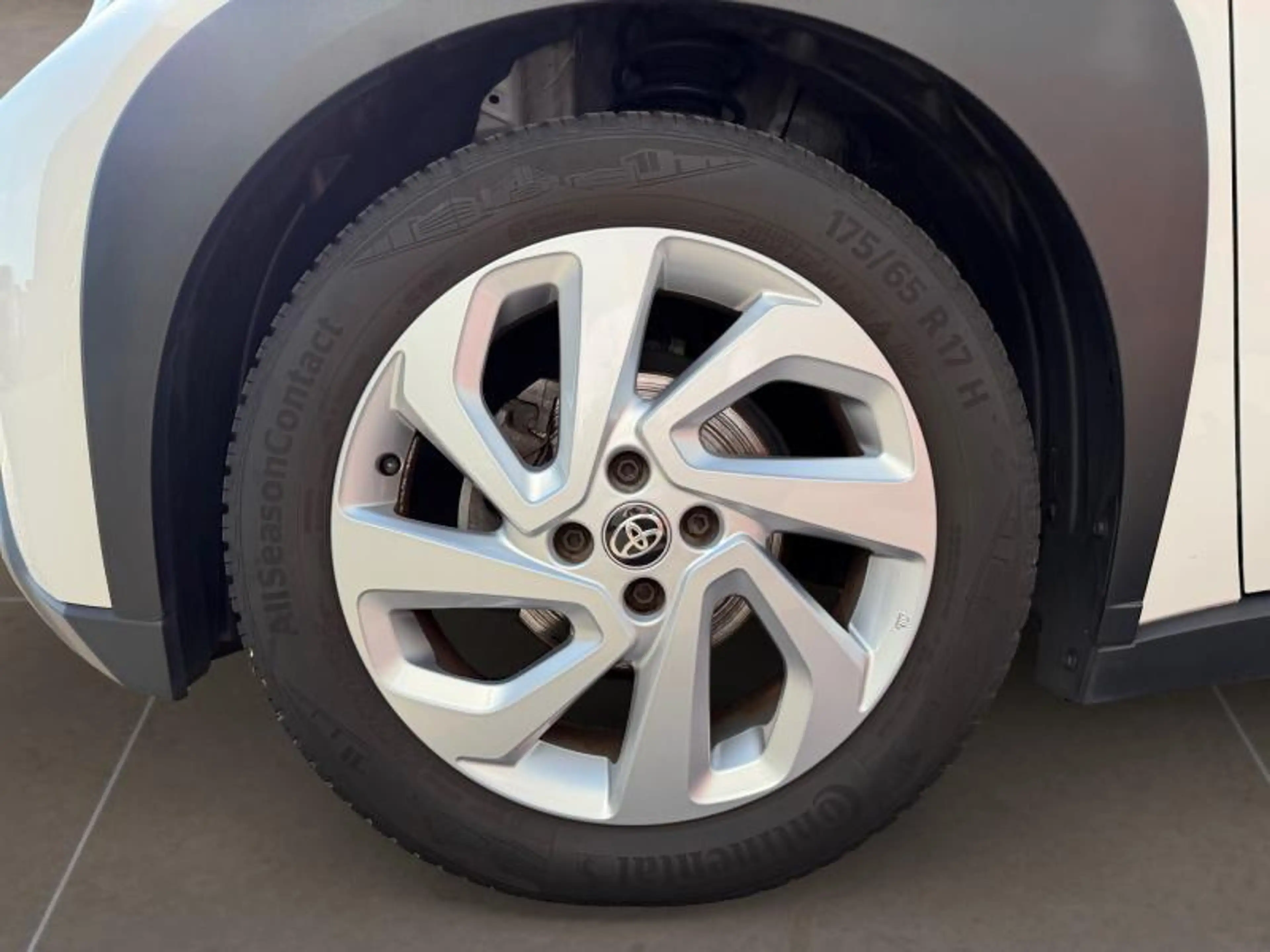 Toyota Aygo X Play — photo 2