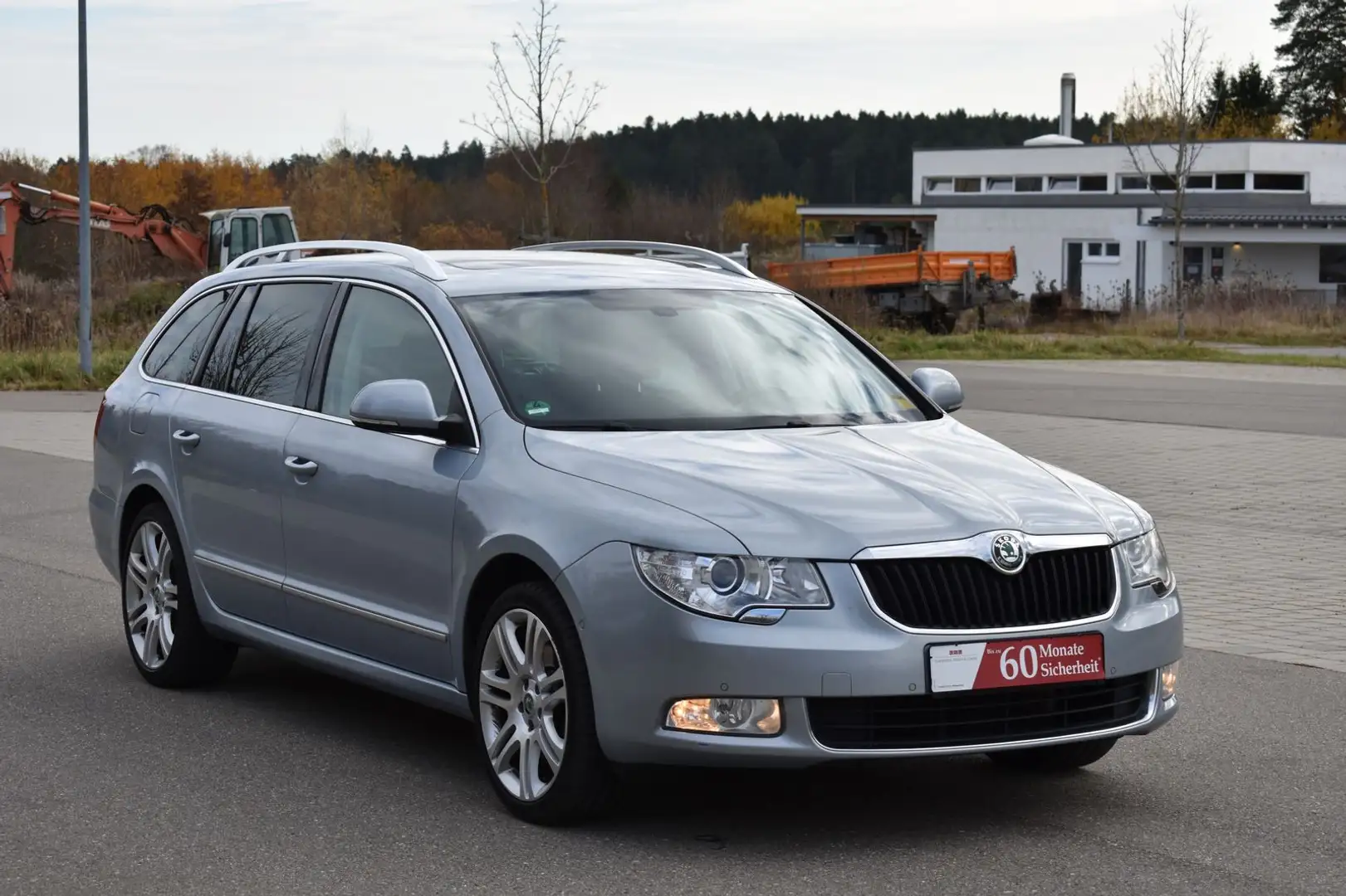 Skoda Superb 2.0TDI*Elegance*DSG*Leder*AHK*Pano*Xenon Silber - 1