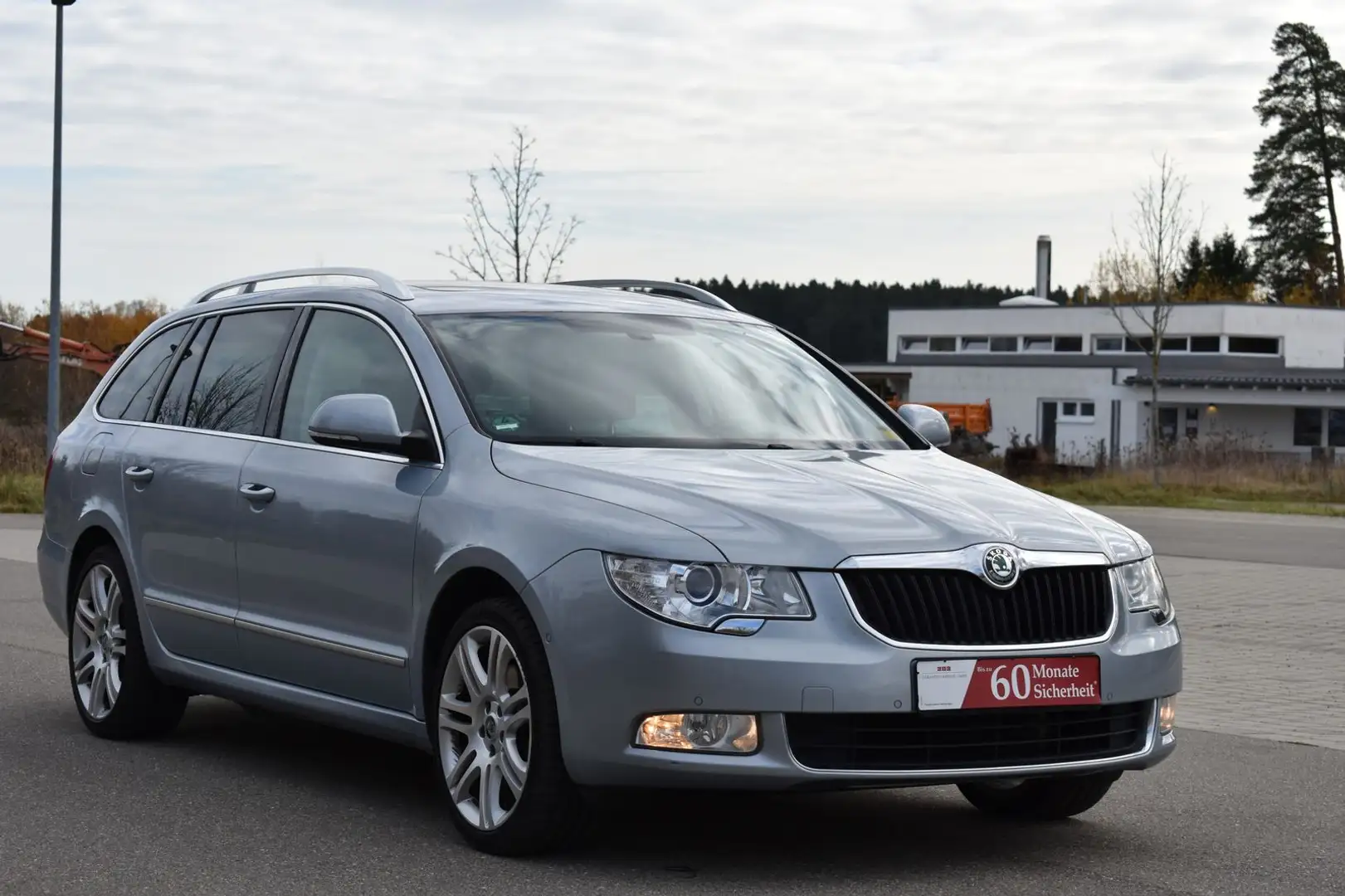 Skoda Superb 2.0TDI*Elegance*DSG*Leder*AHK*Pano*Xenon Silber - 2