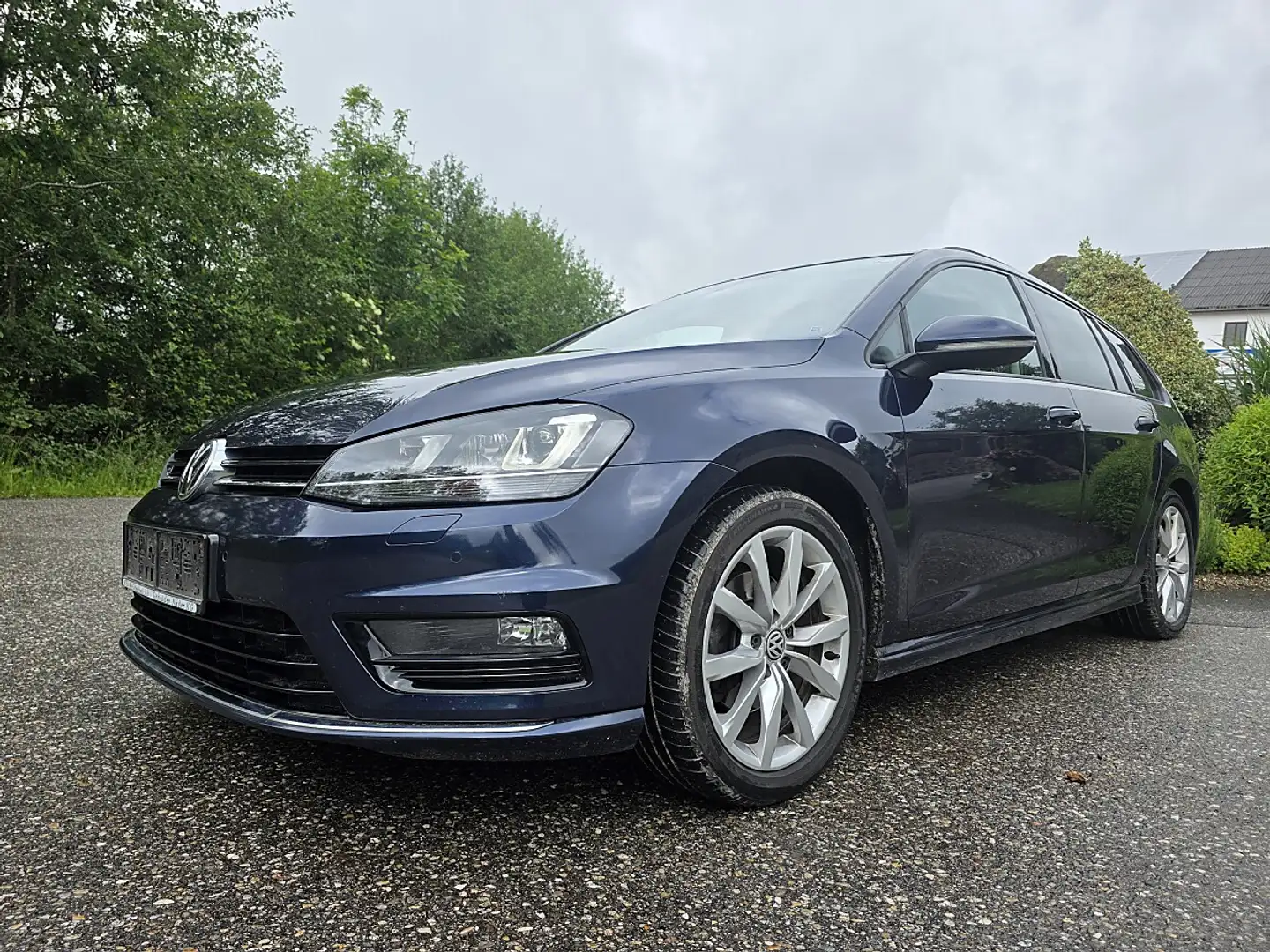 Volkswagen Golf Variant Sport R Line BMT 1,6 TDI 4Motion AHV Blau - 1