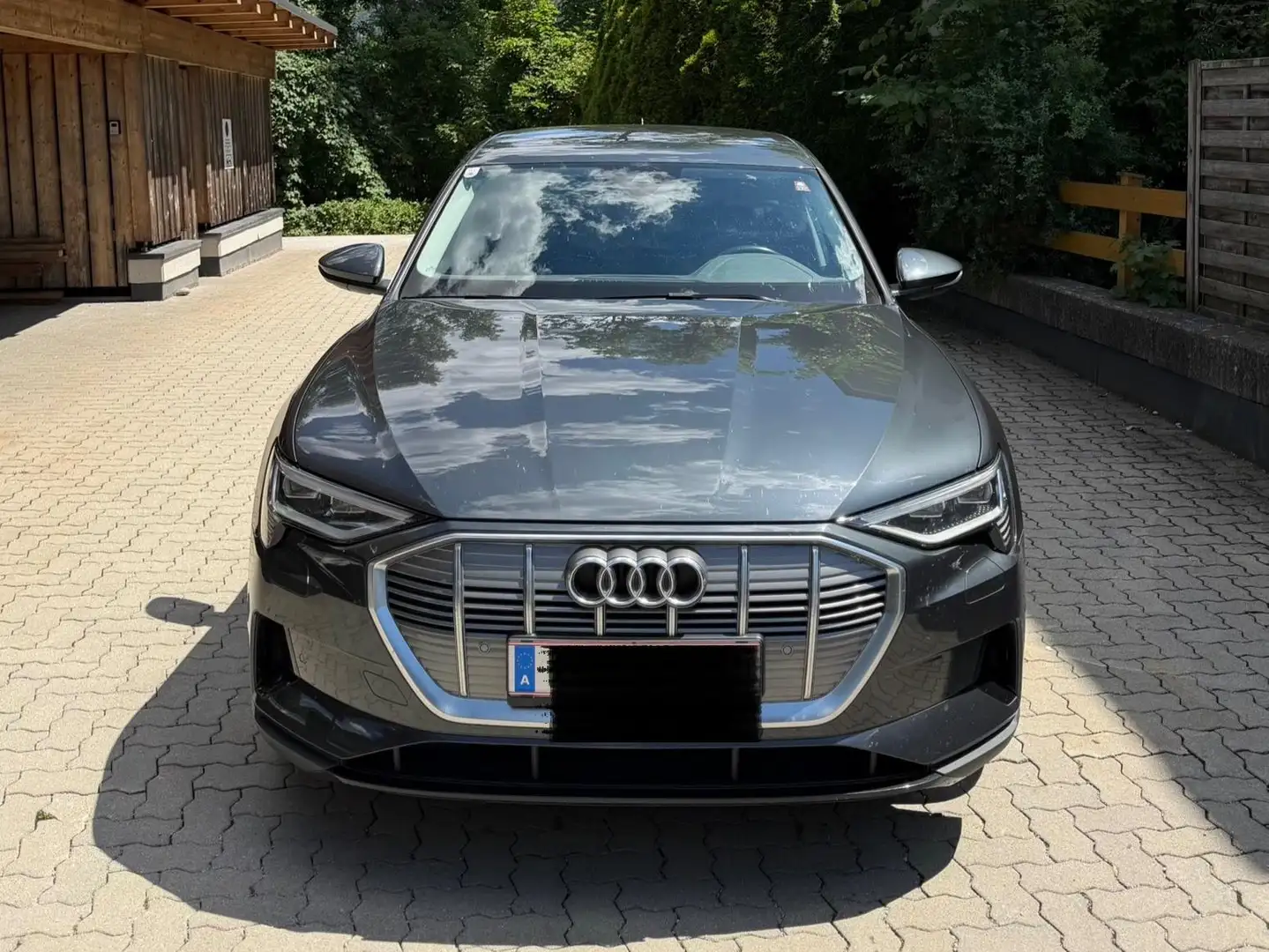 Audi e-tron e-tron SB 50 quattro 71kWh BusinessBusiness Grau - 1
