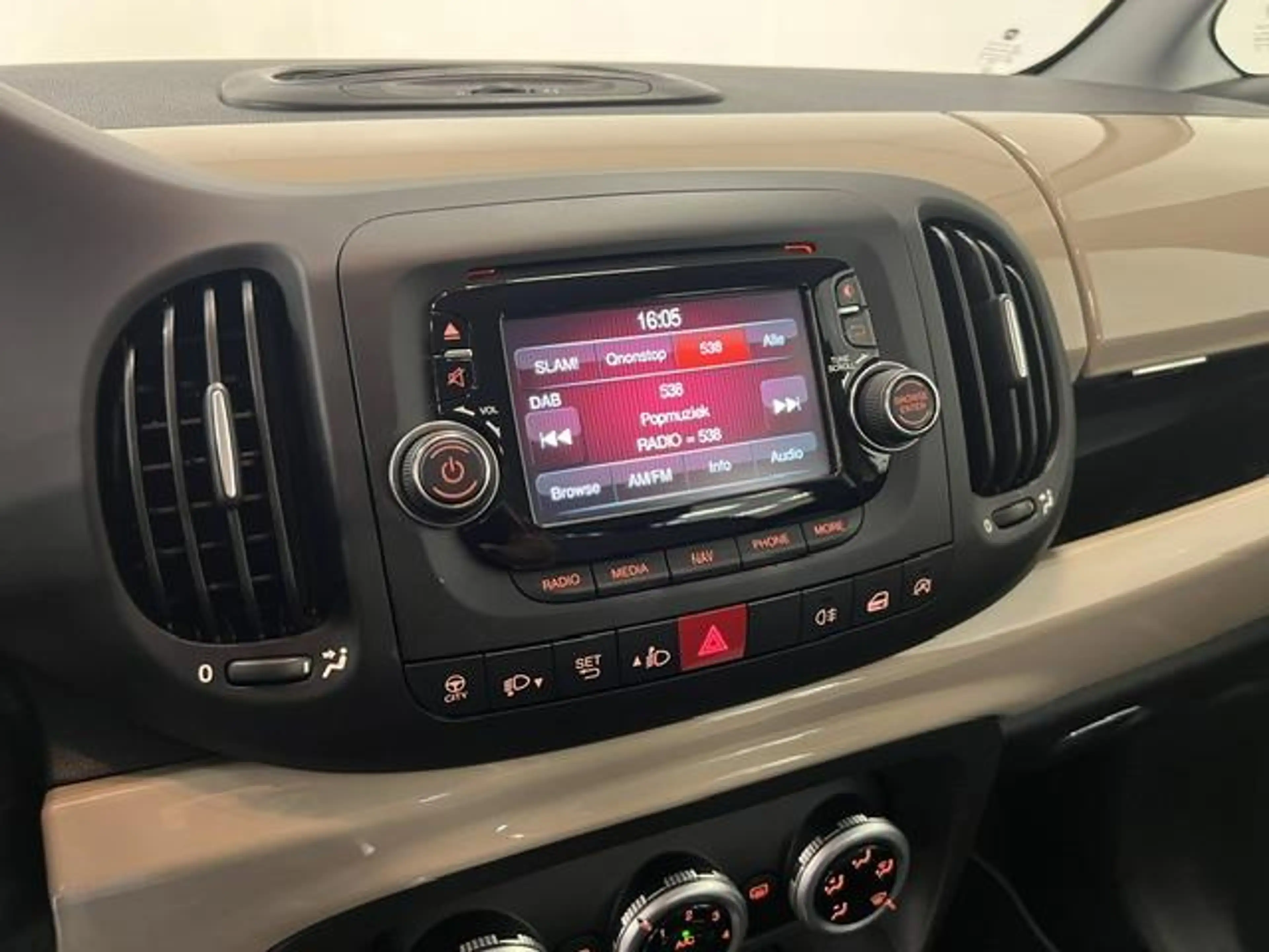 Fiat 500L 0.9 TwinAir Easy Eco Airco / Navigatie / hoge inst — photo 13