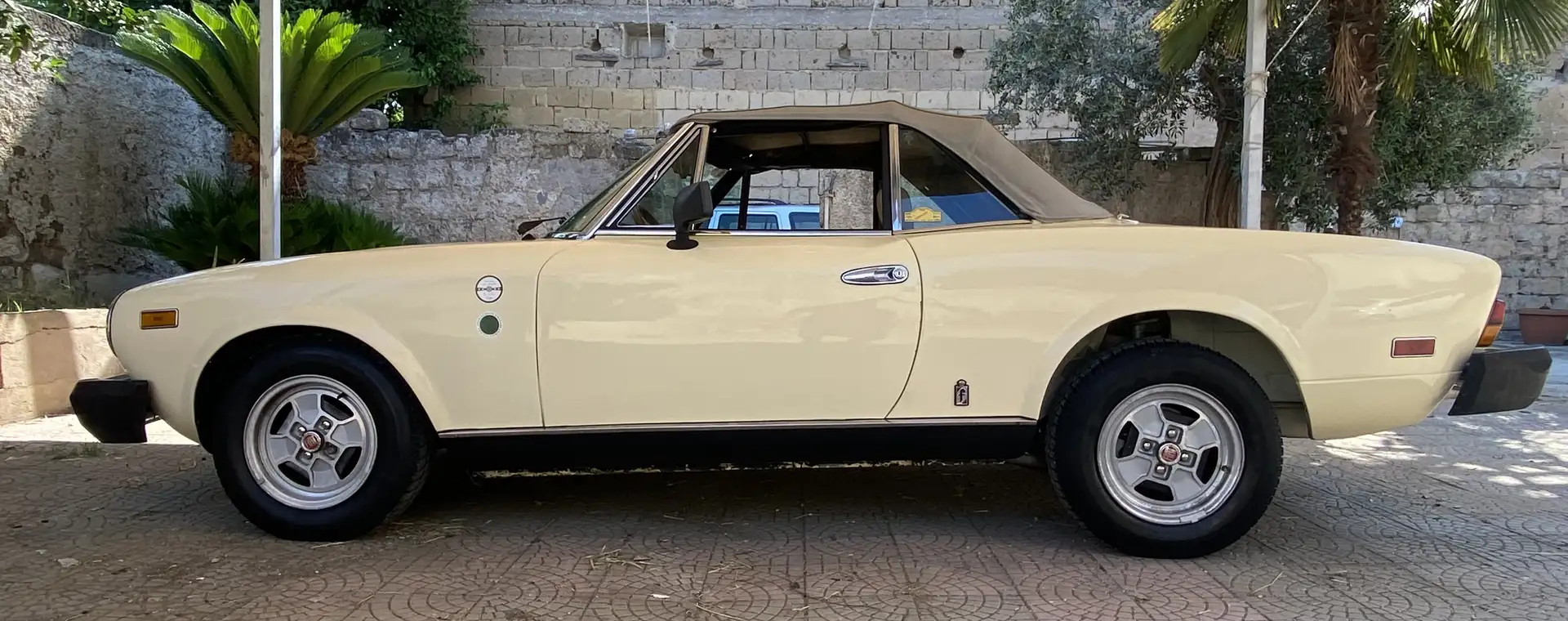 Fiat 124 Spider sport - 2