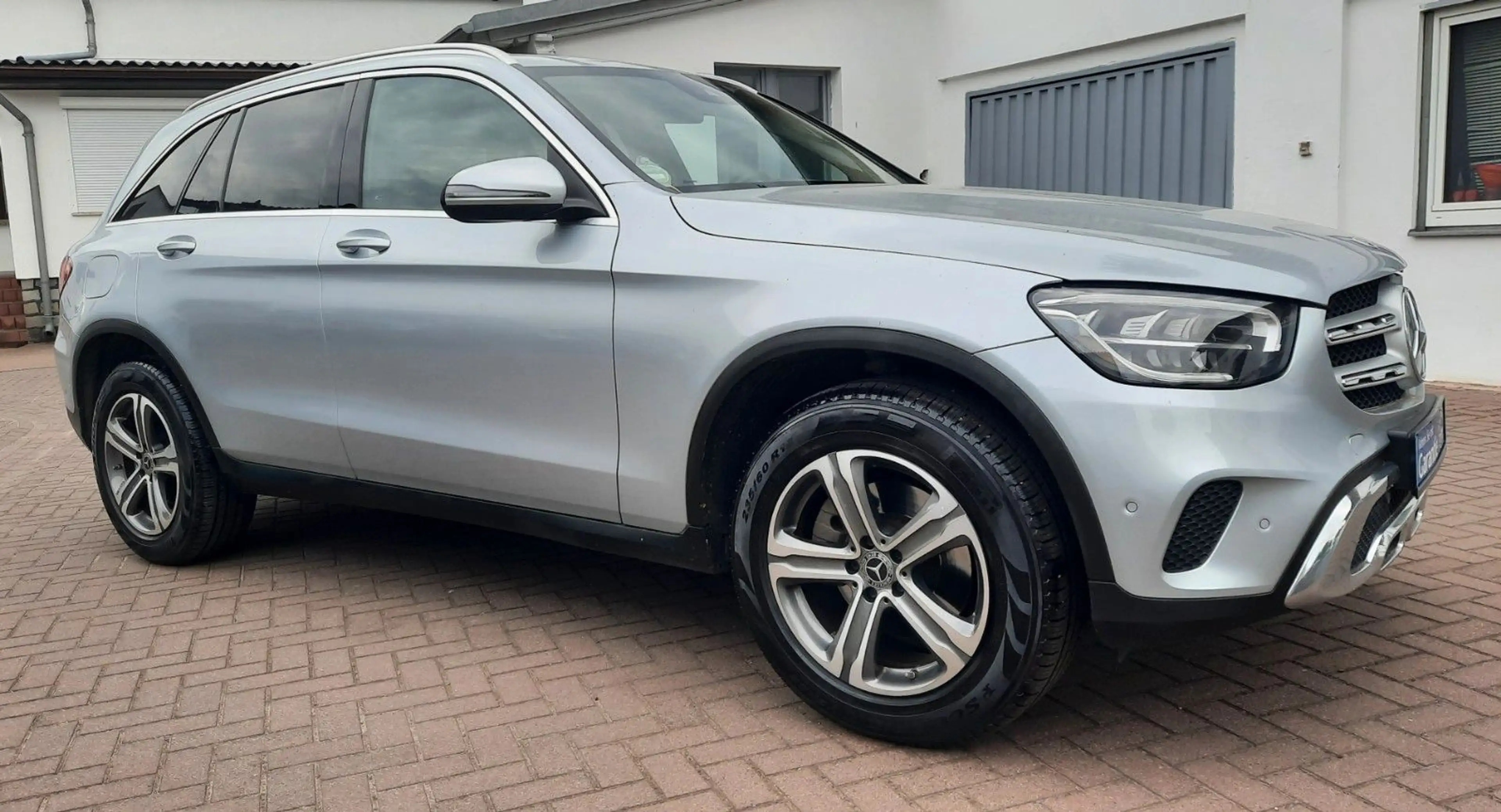 Mercedes-Benz GLC 220 d 4Matic/ Distronic/Spur/Kamera/1Hand — photo 4