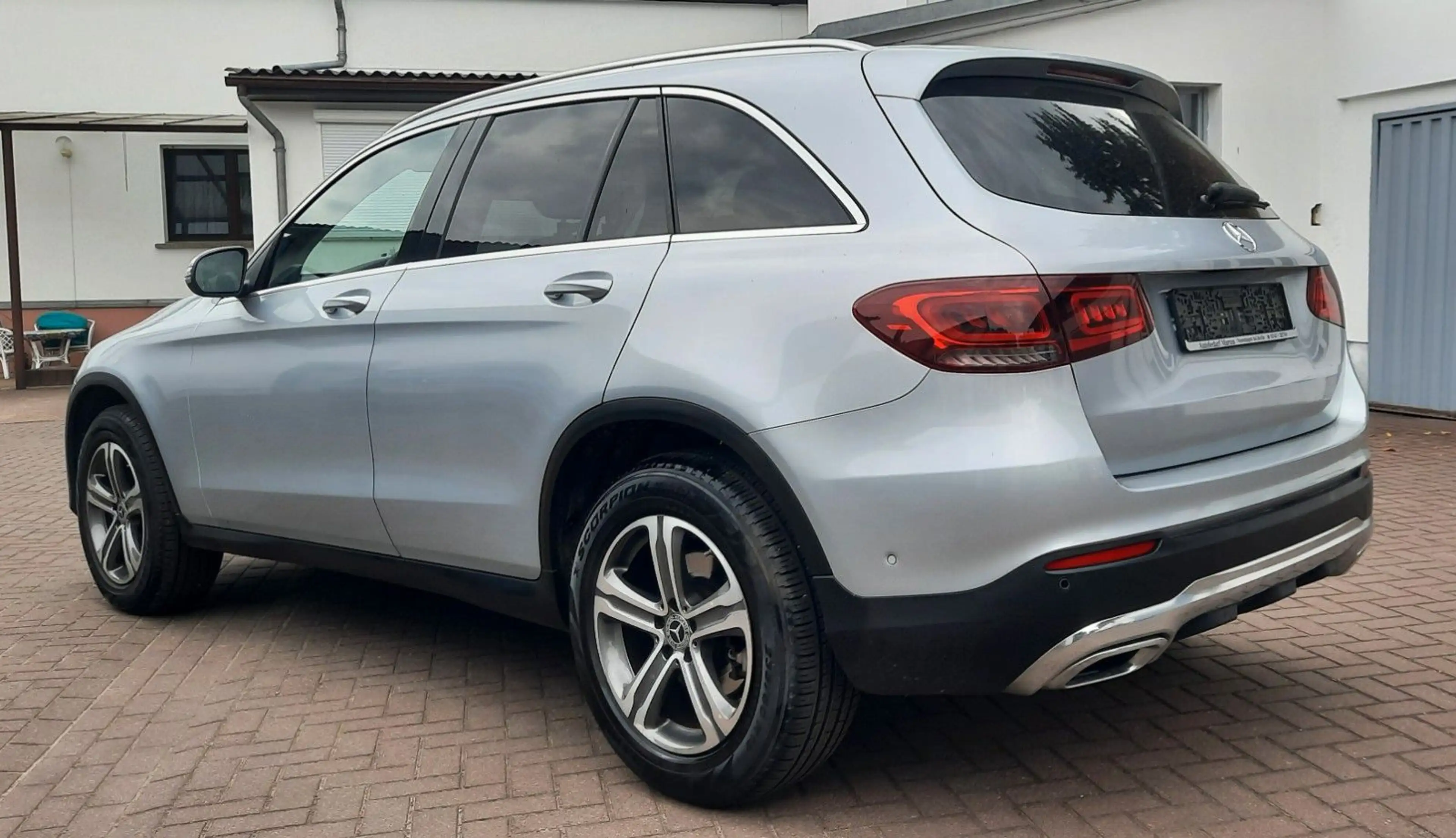 Mercedes-Benz GLC 220 d 4Matic/ Distronic/Spur/Kamera/1Hand — photo 10