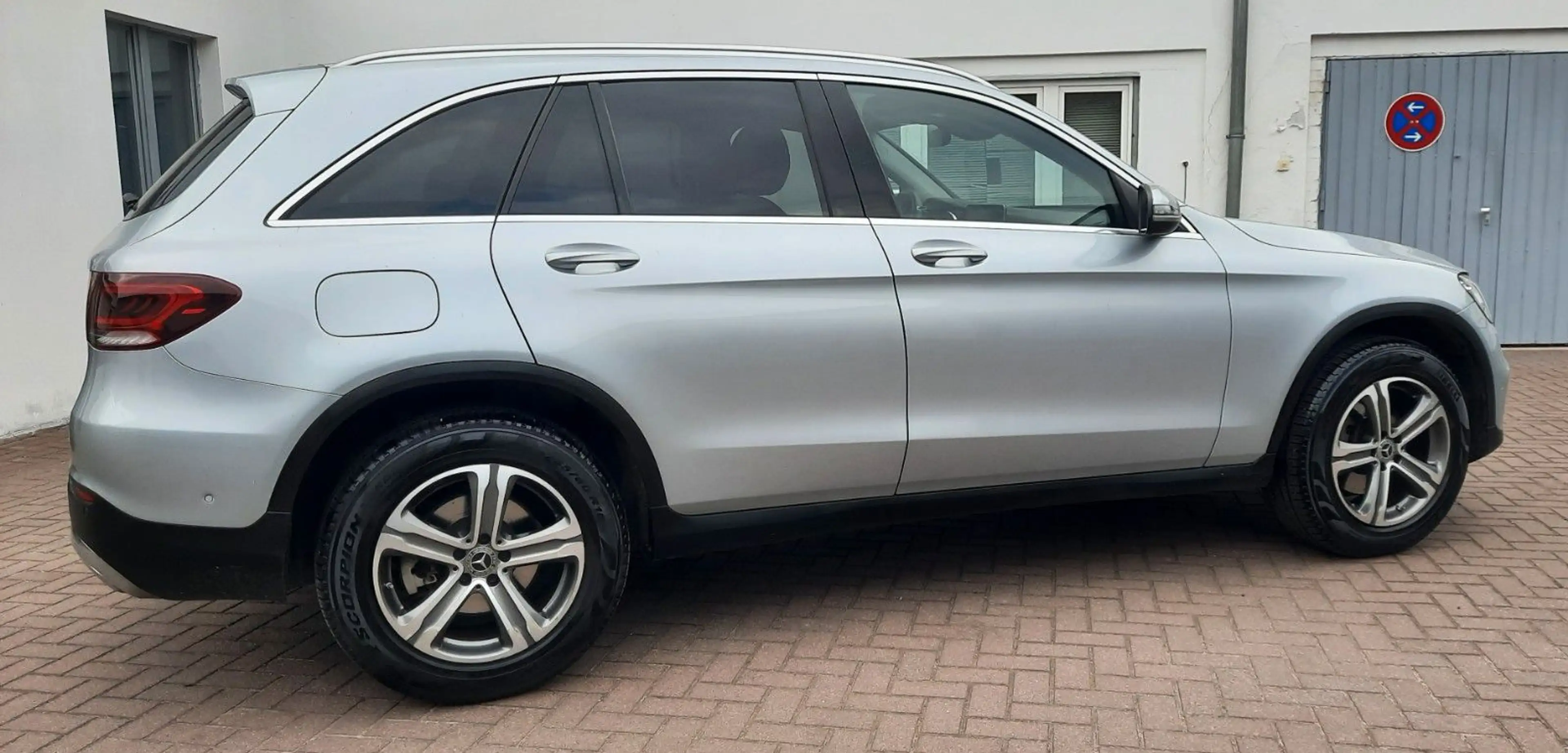 Mercedes-Benz GLC 220 d 4Matic/ Distronic/Spur/Kamera/1Hand — photo 7