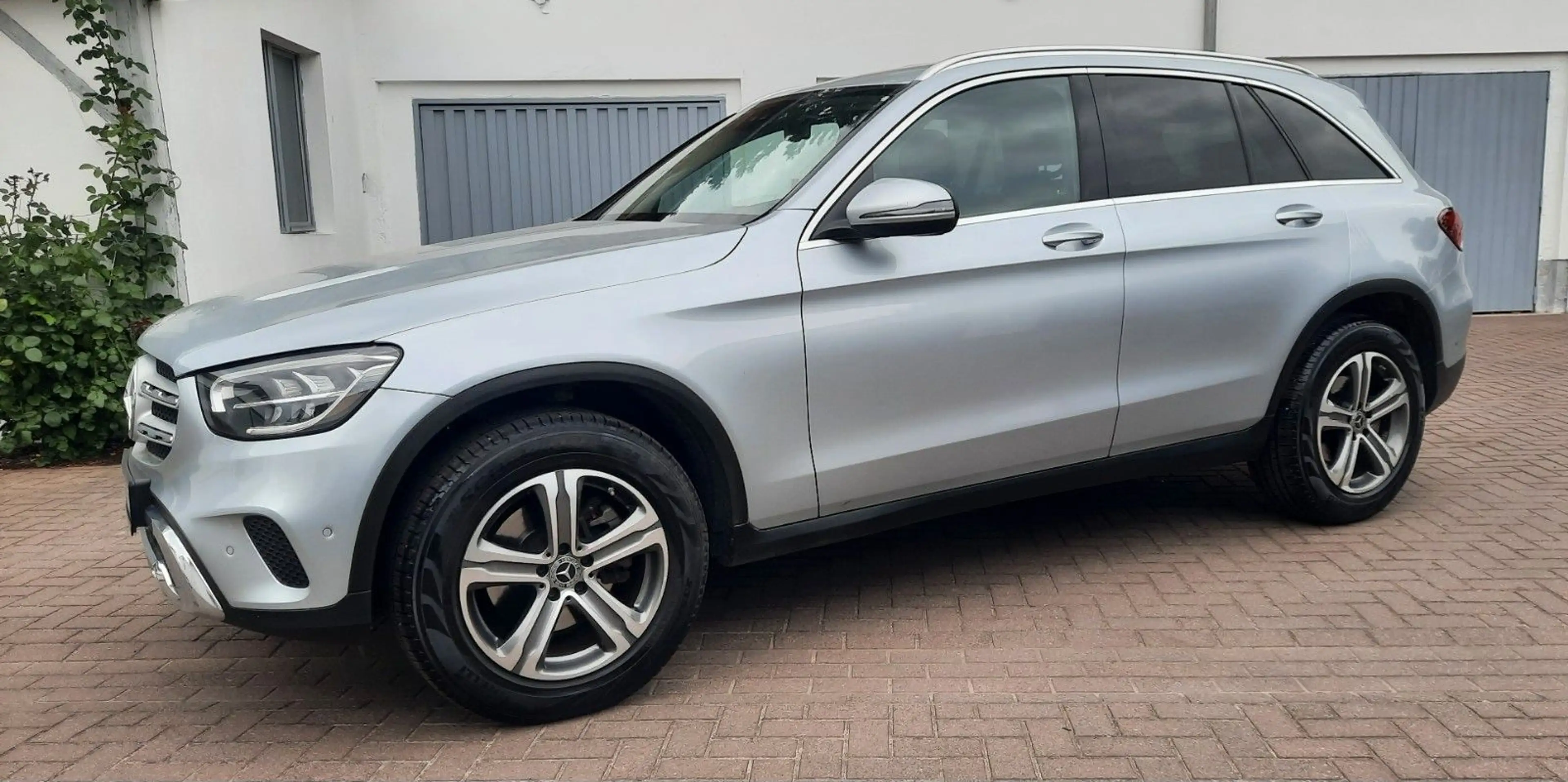 Mercedes-Benz GLC 220 d 4Matic/ Distronic/Spur/Kamera/1Hand — photo 13