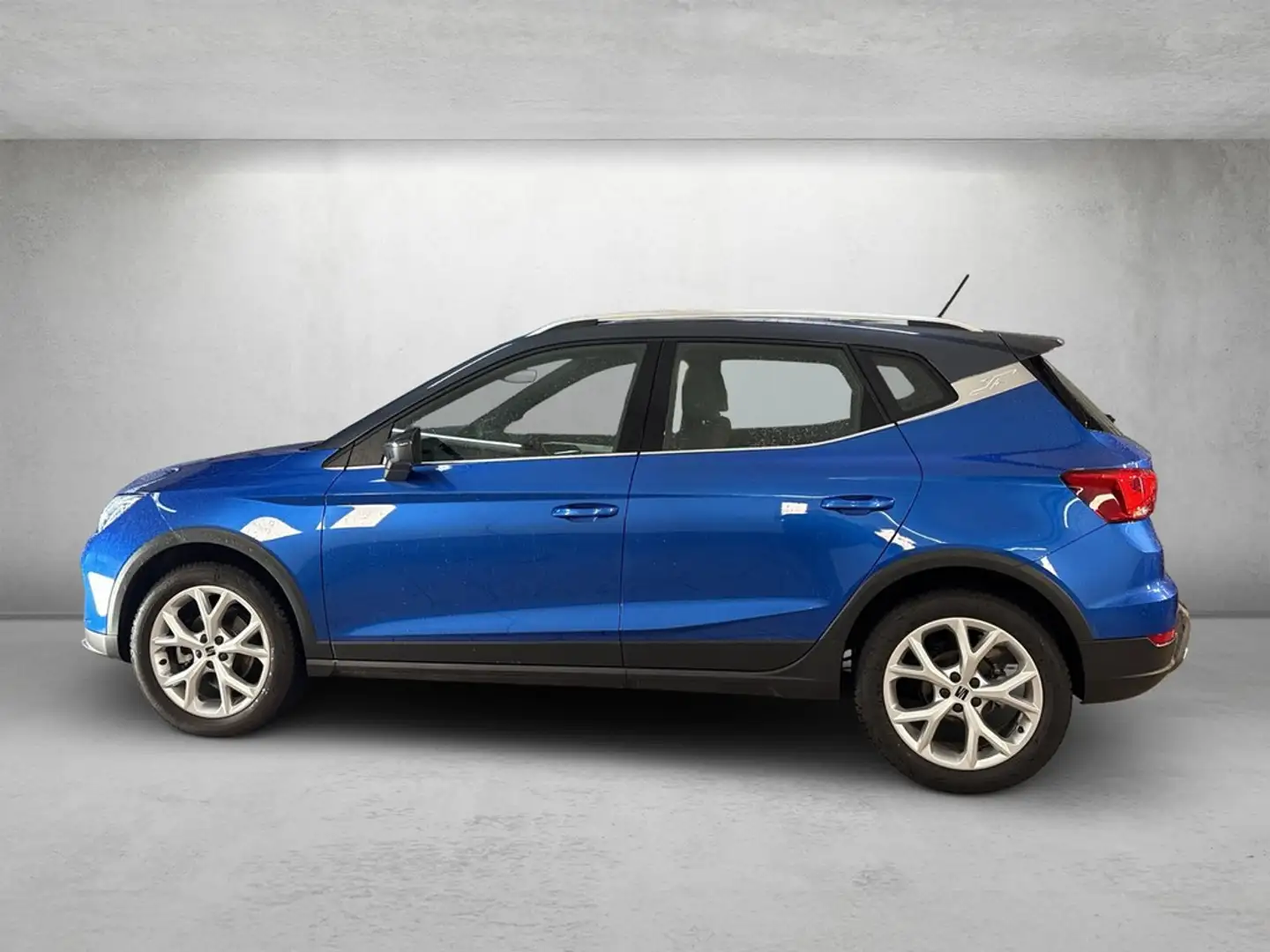 SEAT Arona 1.0 TSI DSG FR *Navi*LED* Blau - 2