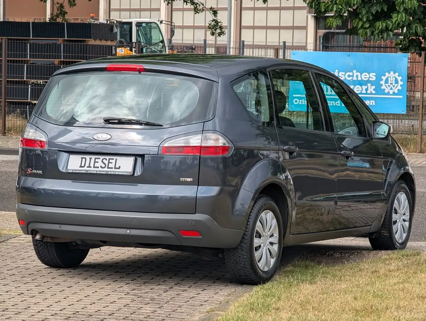 Ford S-Max S-MAX Trend*1-HAND*KLIMA*PDC V-H !! Grau - 2