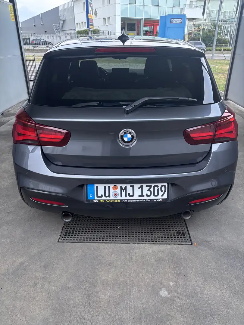 BMW 140 M140i Aut. Special Edition Gris - 1