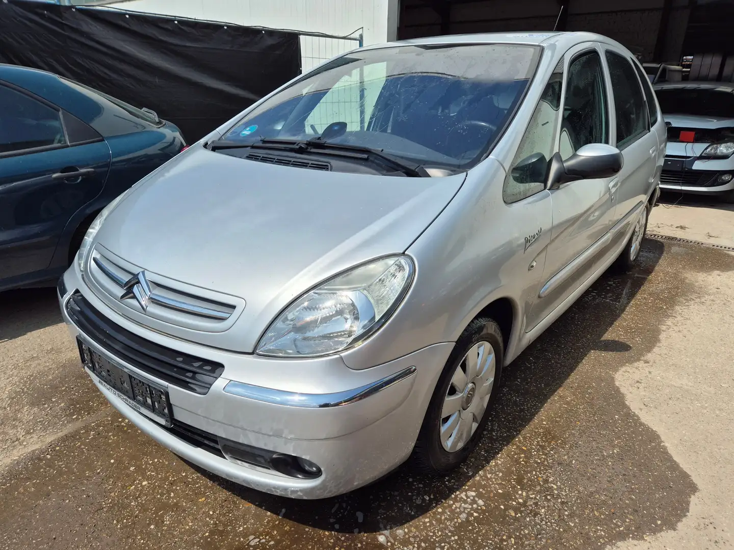 Citroen Xsara Picasso 1.6 16V Exclusive Grau - 2