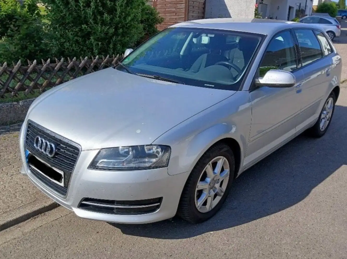 Audi A3 Sportback 1.6 TDI Ambiente Silber - 1