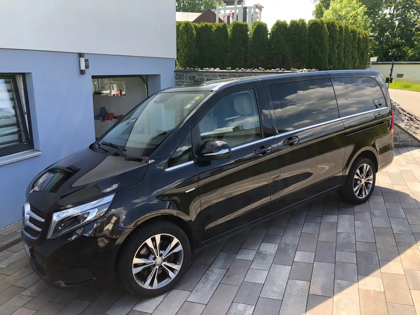 Mercedes-Benz V 250 (BlueTEC) d lang 4Matic 7G-TRONIC Avantgarde Editi Negro - 1