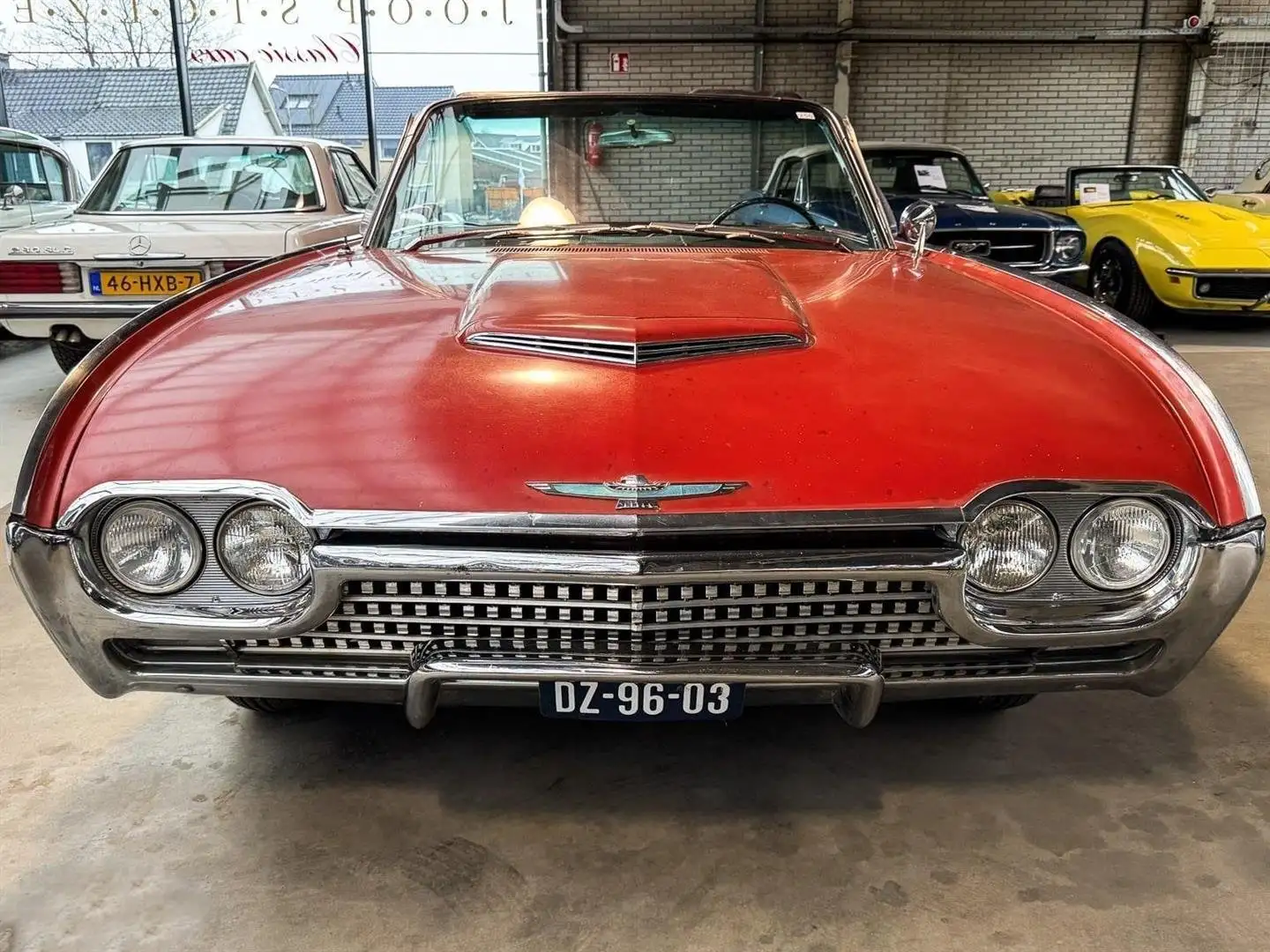 Ford Thunderbird Roadster Rouge - 2