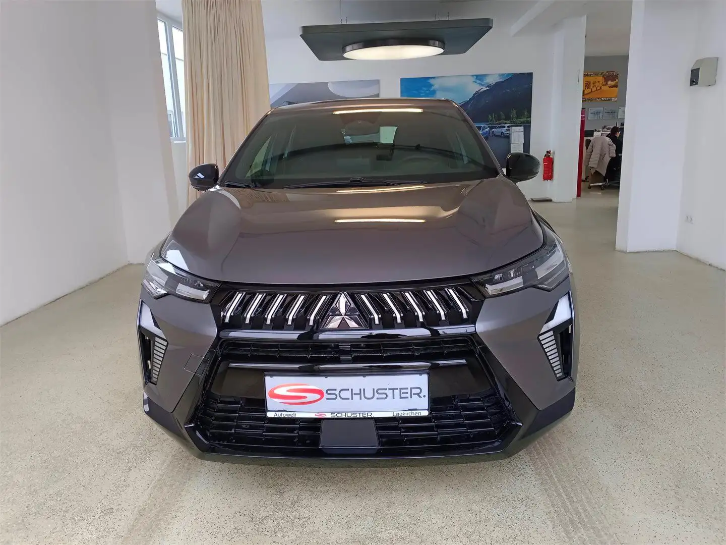 Mitsubishi Grandis 1,8 HEV Invite C AT 26 Grau - 2