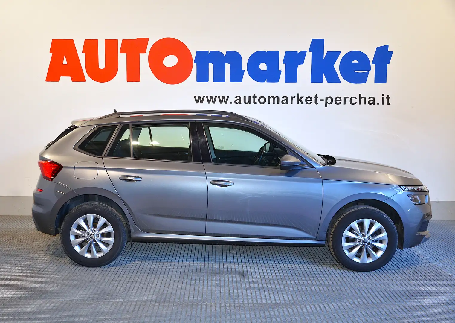 Skoda Kamiq 1.0 TSI Ambition 110cv Gris - 1