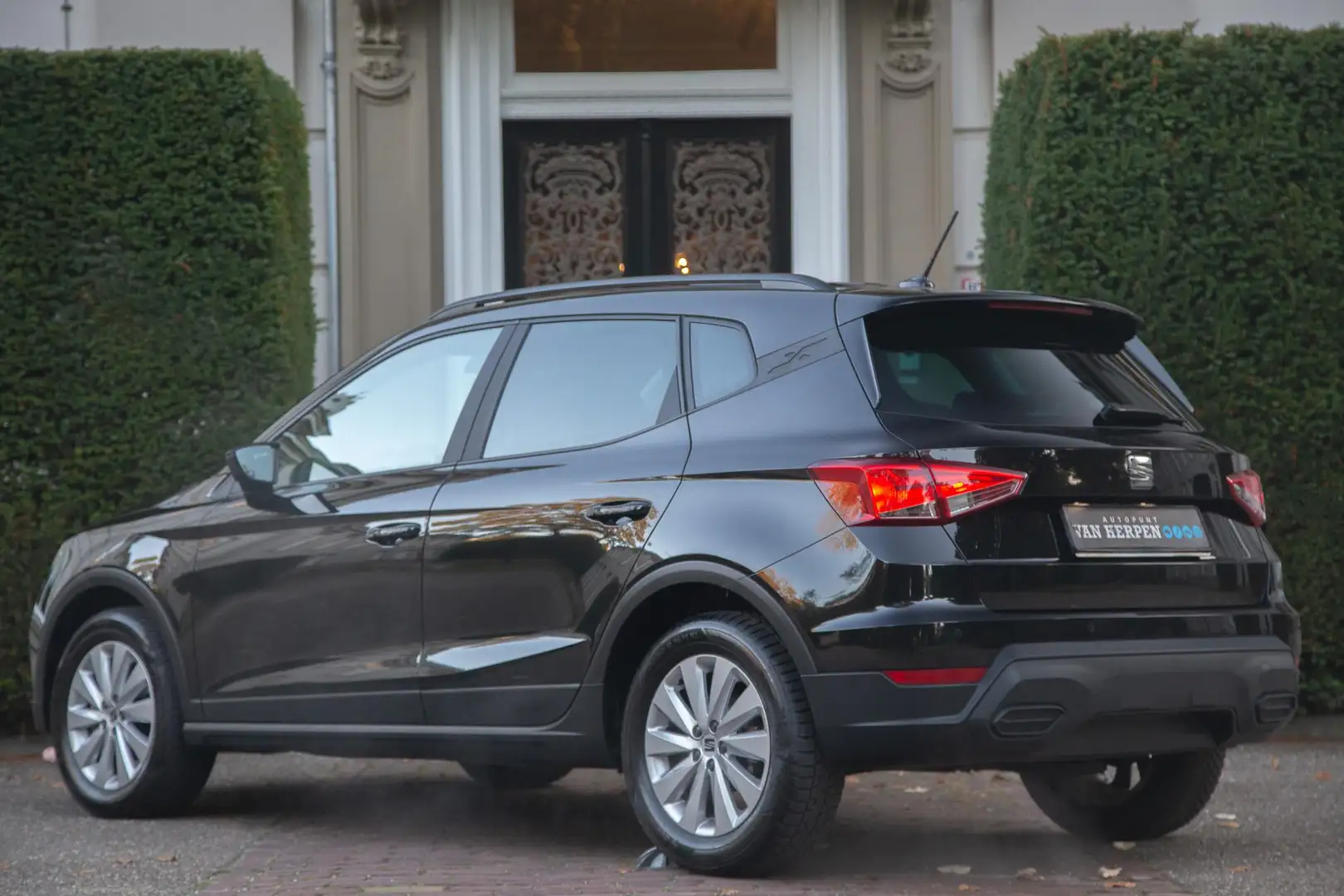 SEAT Arona 1.0 TSI Style Business Connect Carplay | Virtual | Noir - 2