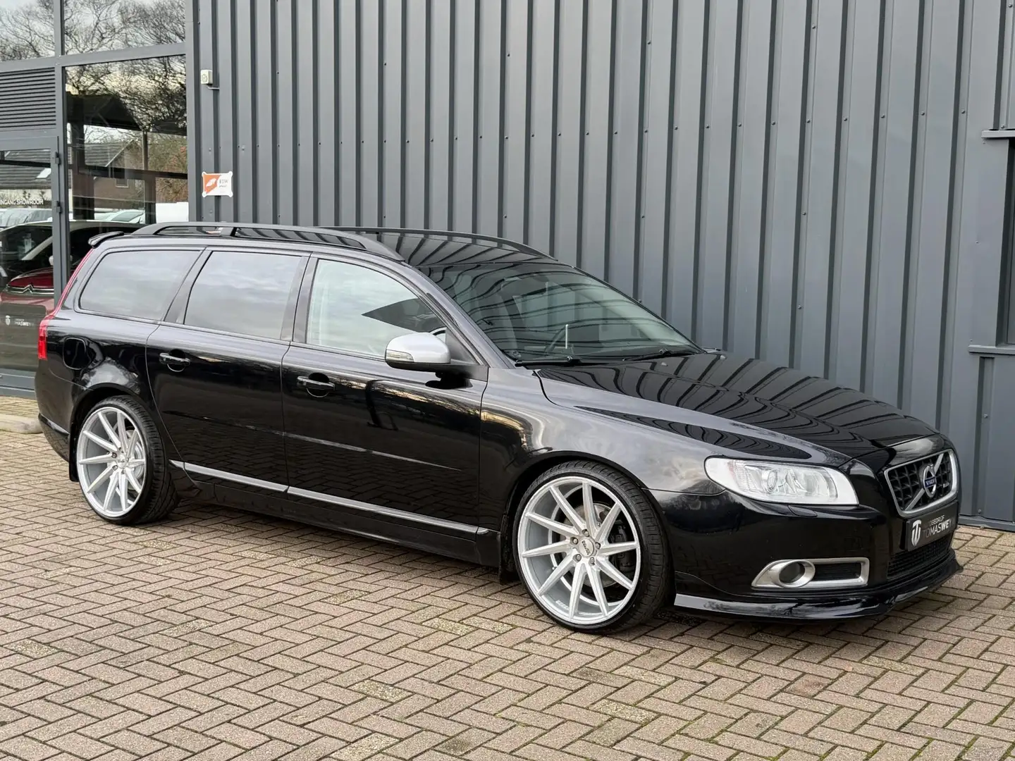 Volvo V70 2.5T R-Design AUTOMAAT!/YOUNGTIMER!/231 PK!/APK!/ Zwart - 2