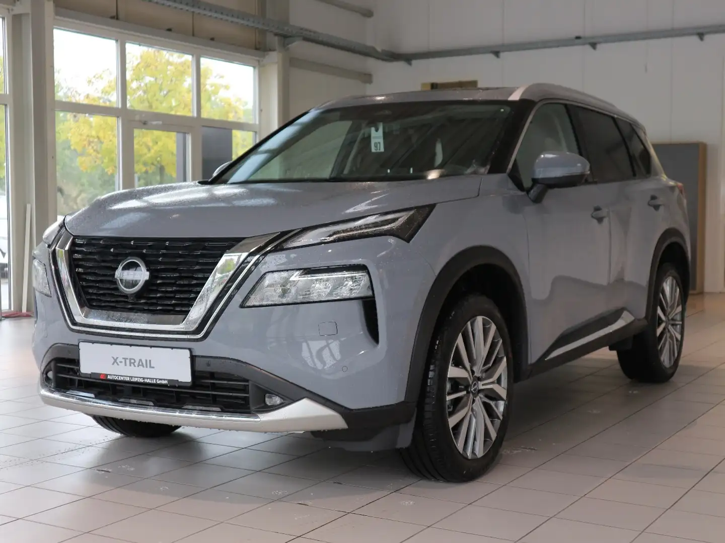 Nissan X-Trail TEKNA 1.5 VC-T MHEV 4x2 WKR inkl Grijs - 2
