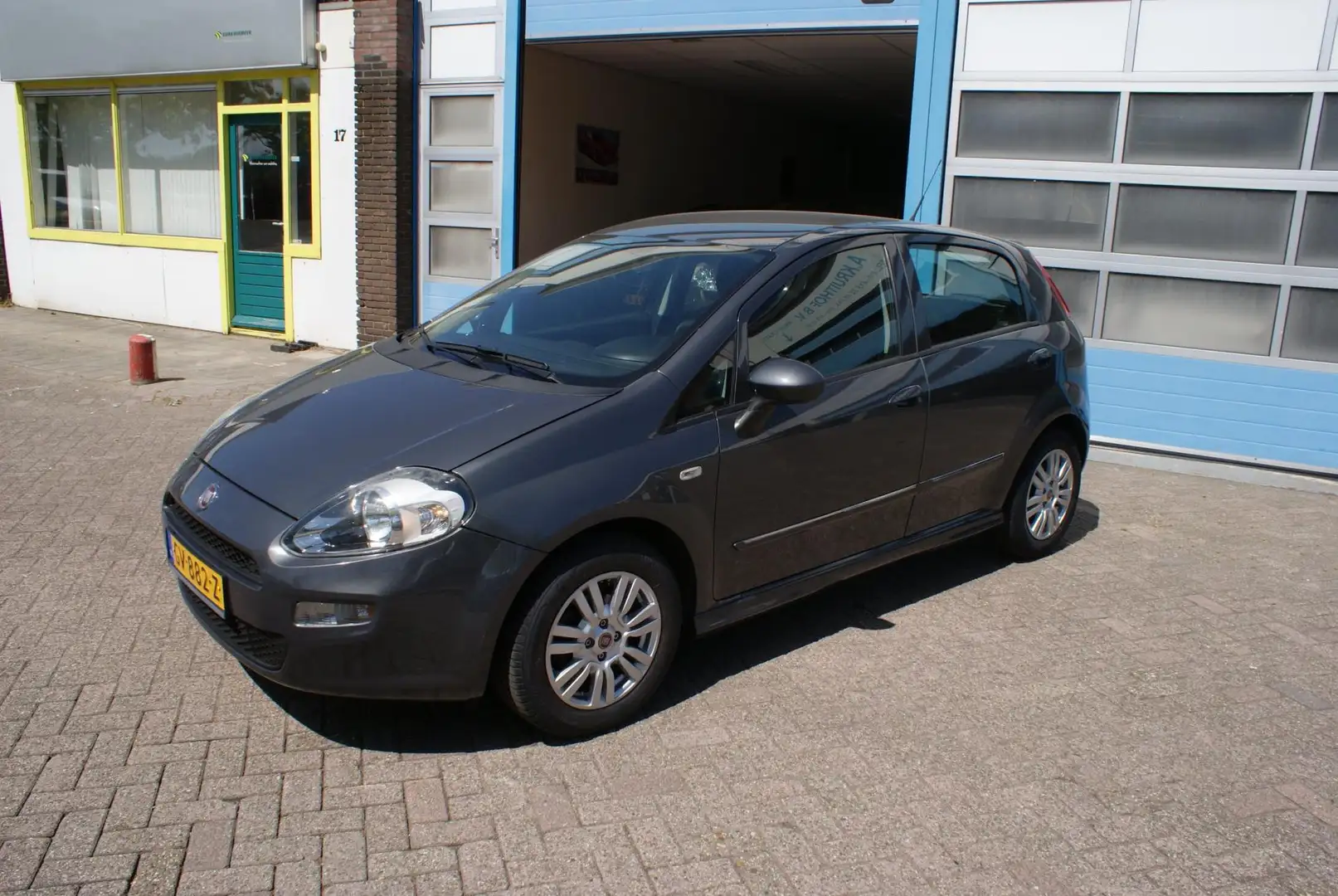Fiat Punto Evo 0.9 TwinAir Pop Grijs - 1