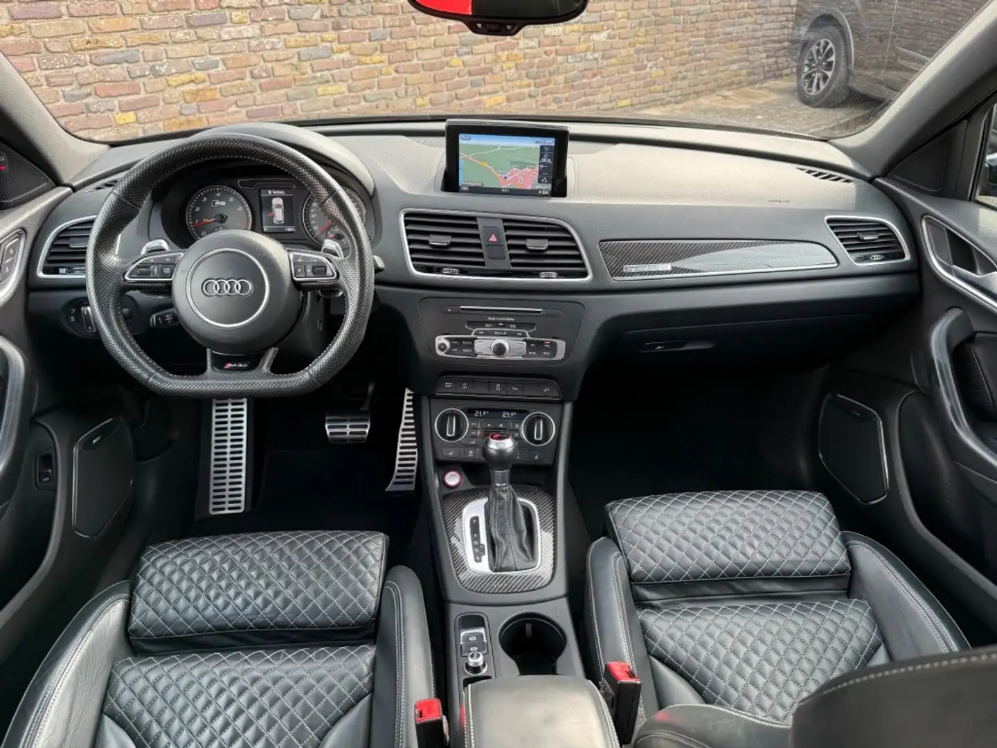 Audi RS Q3 2.5 TFSI Quattro Automaat Panodak Leer Trekhaak Zwart - 2