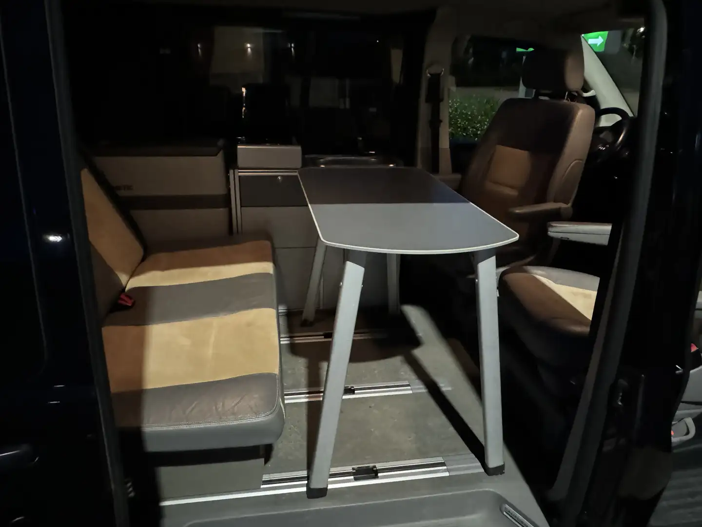 Volkswagen T6 Transporter DSG Kurz Schwarz - 2