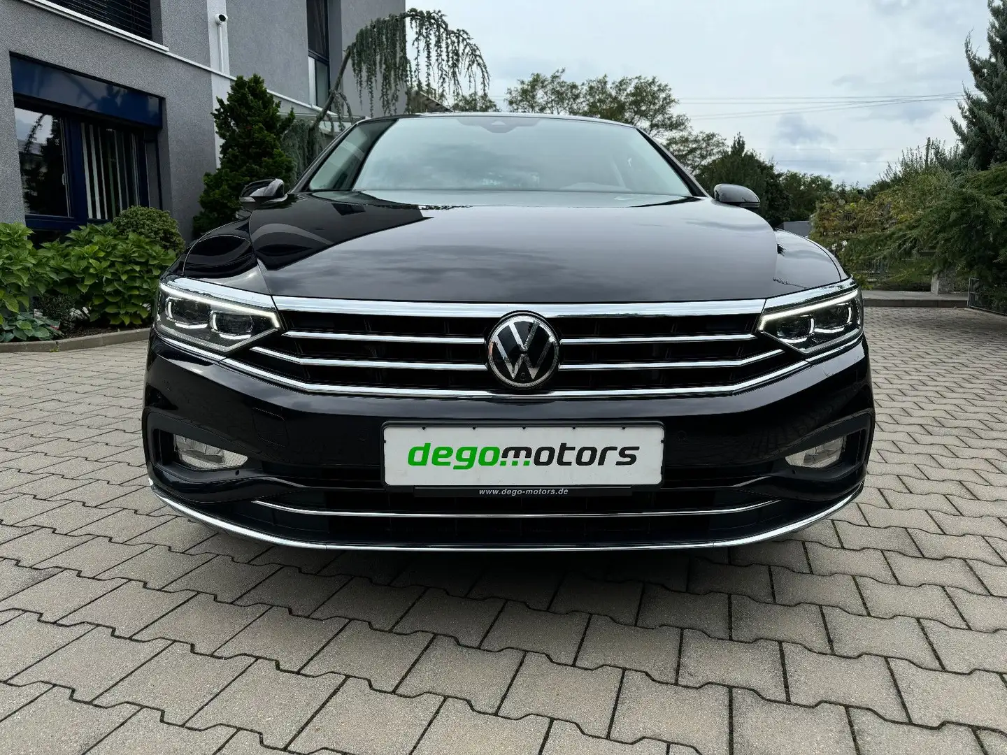 Volkswagen Passat 2.0 TDI DSG Elegance*IQ LIGHT*PANORAMA* Negro - 2