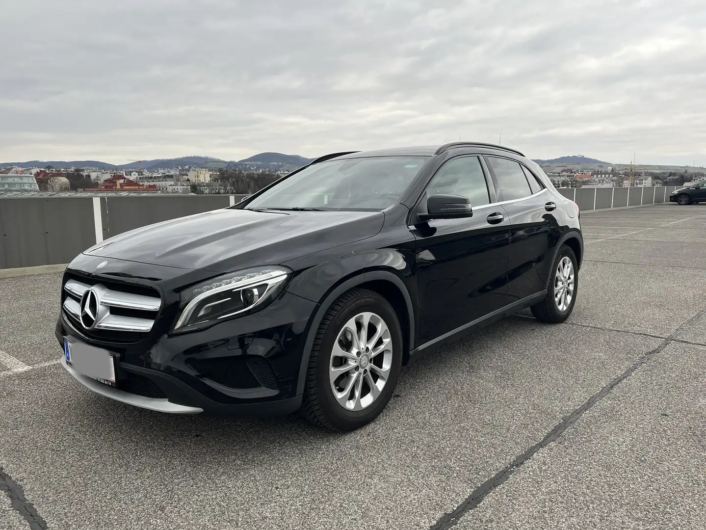 Mercedes-Benz GLA 180 CDI Edition Lifestyle Schwarz - 1