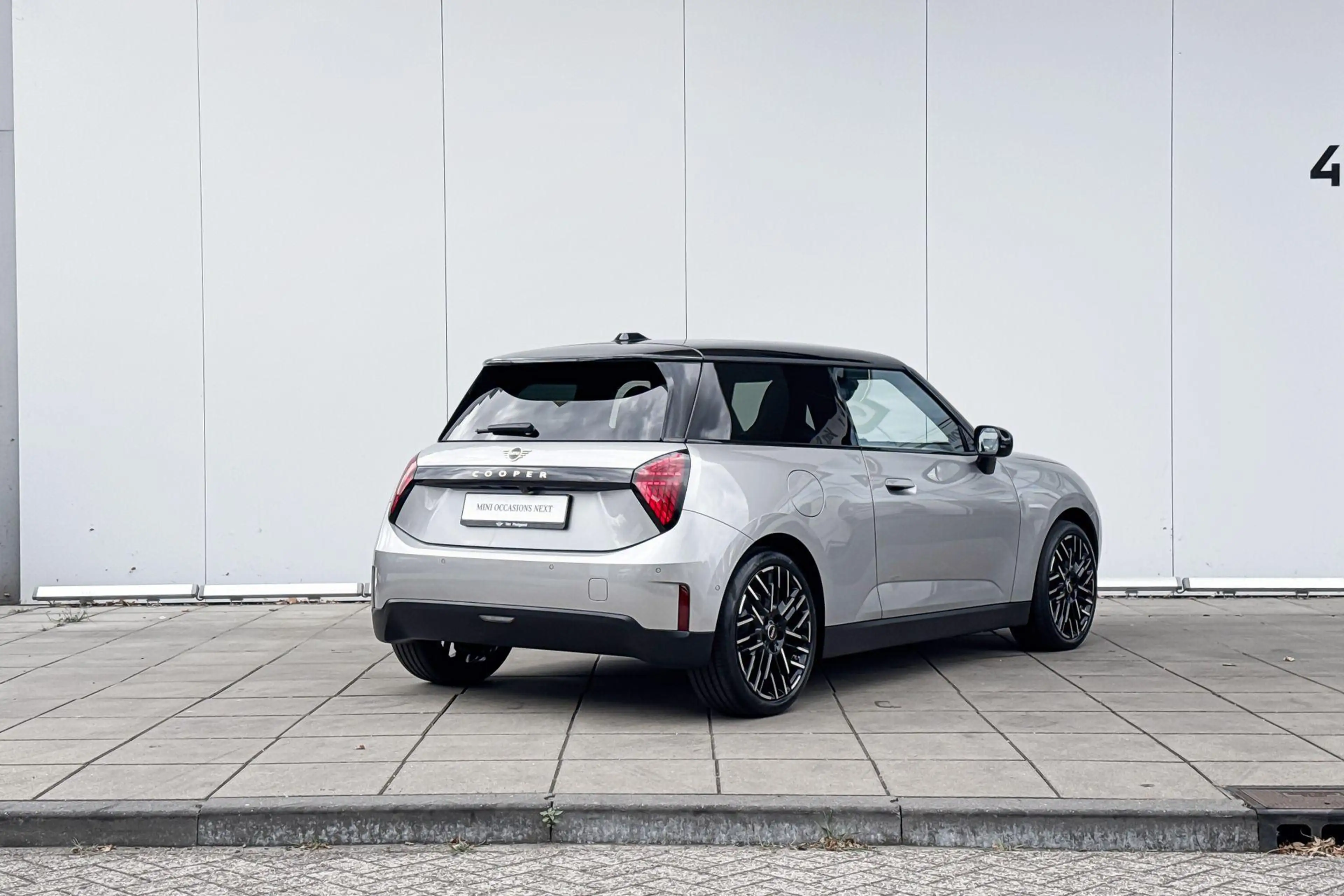 MINI Cooper E 3-Deurs Classic Pakket L / Harman Kardon / Head Up — photo 4
