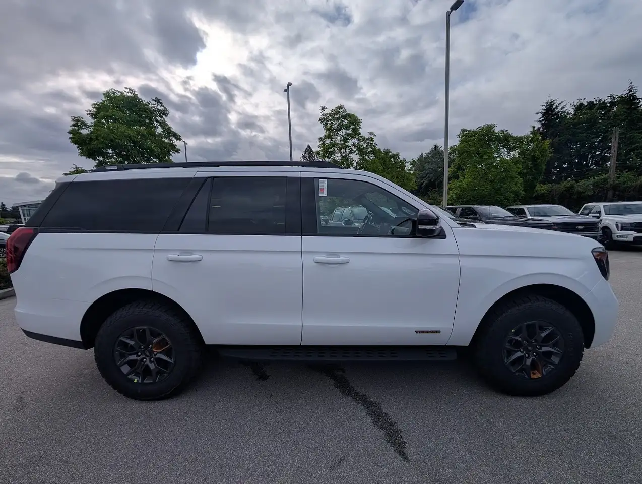 Ford Expedition снимка Ford Expedition