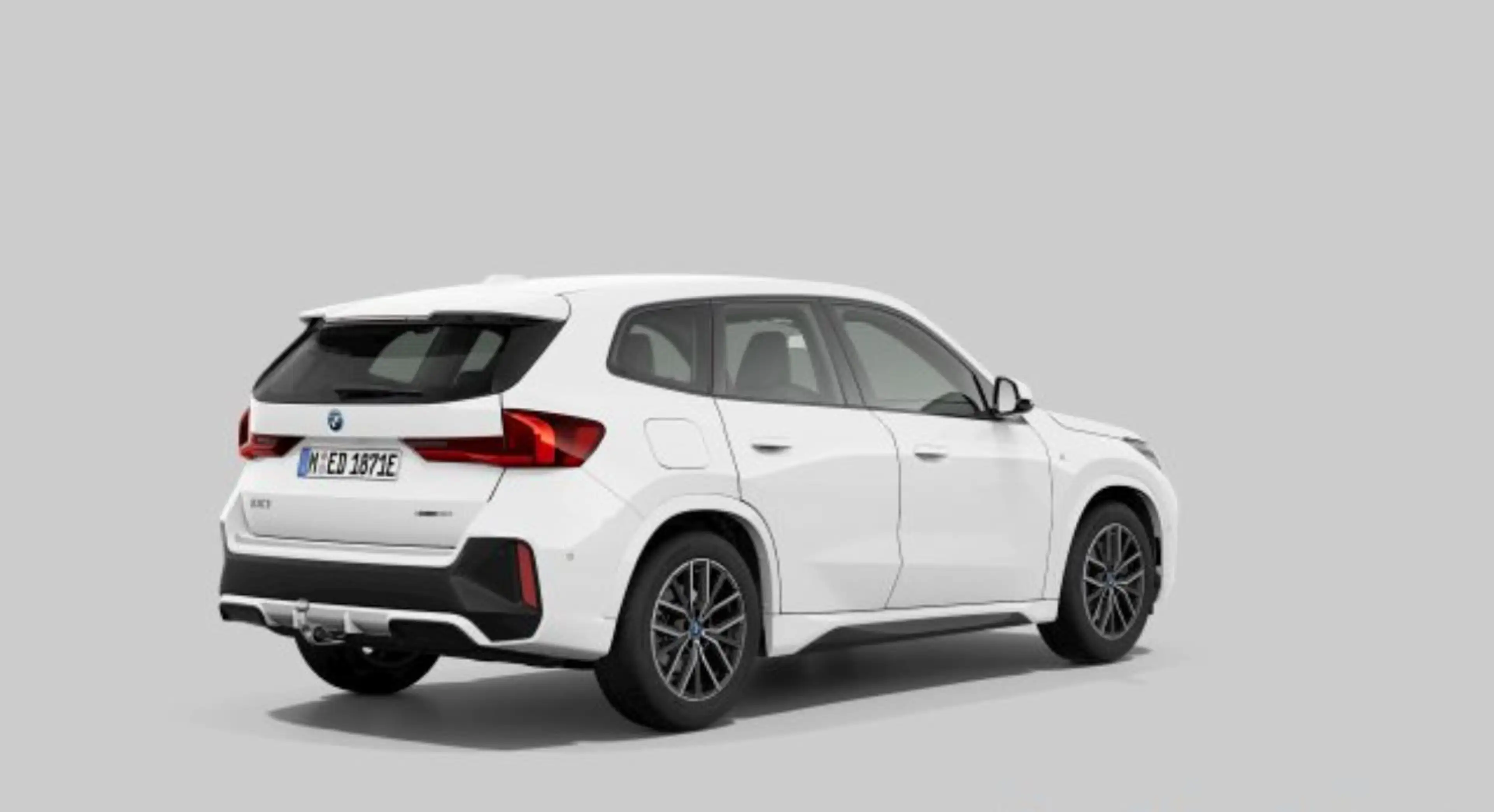 BMW iX1 xDrive30 — photo 2