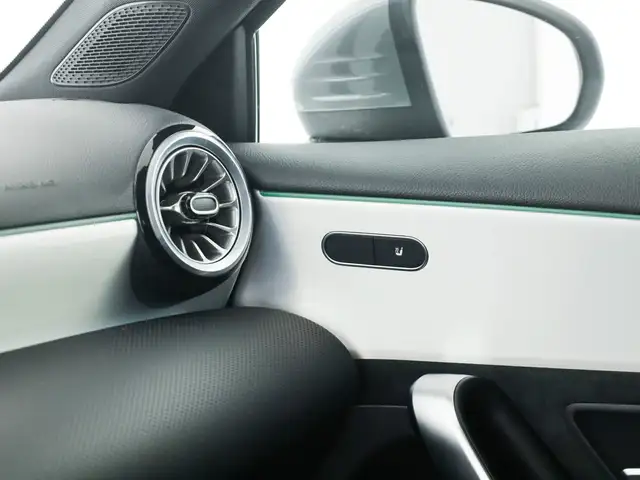 Mercedes-Benz A-Class view 17
