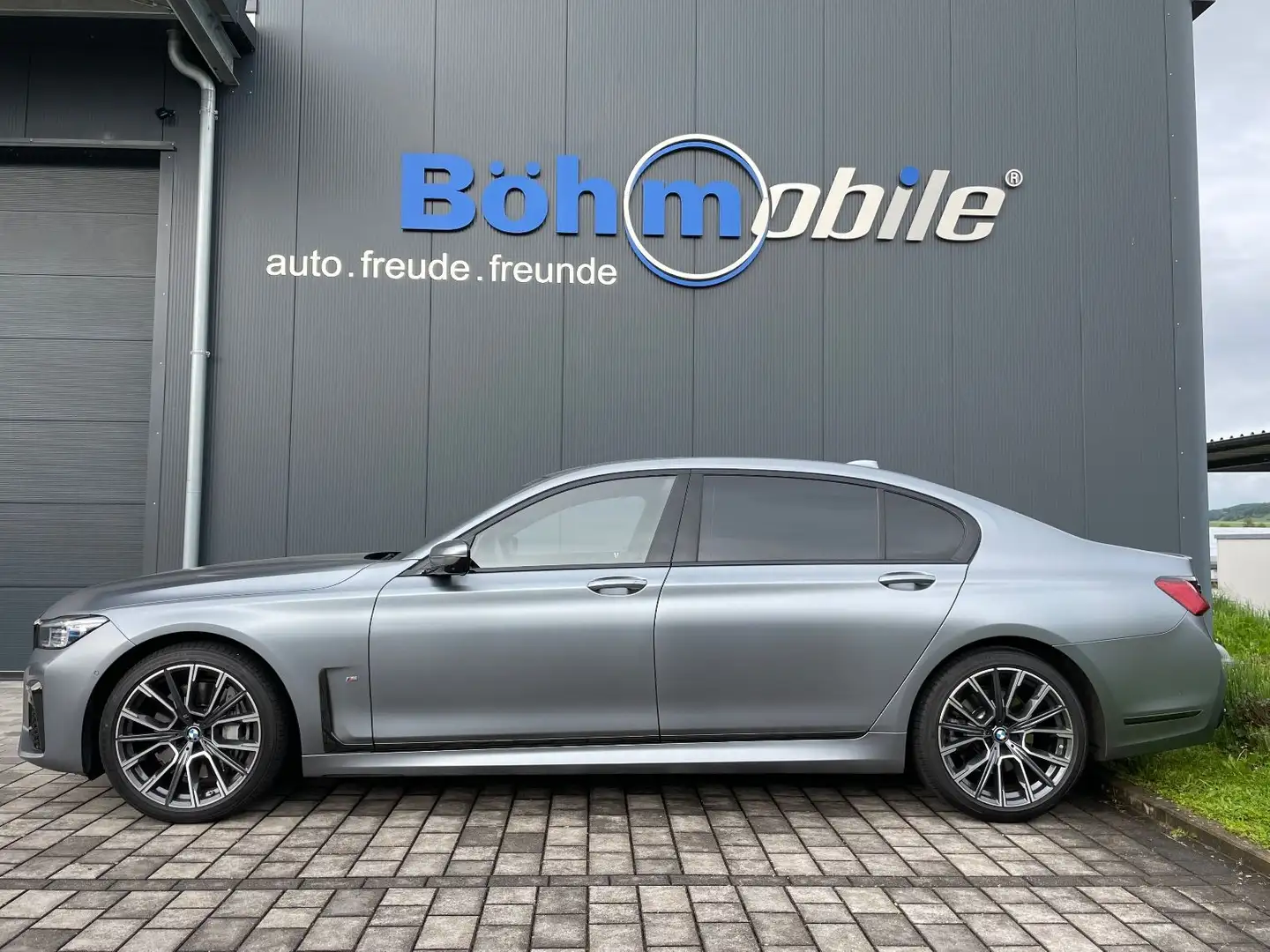 BMW 740 Ld xDrive/M-Sport/Executive Lounge/frozen Blue - 1