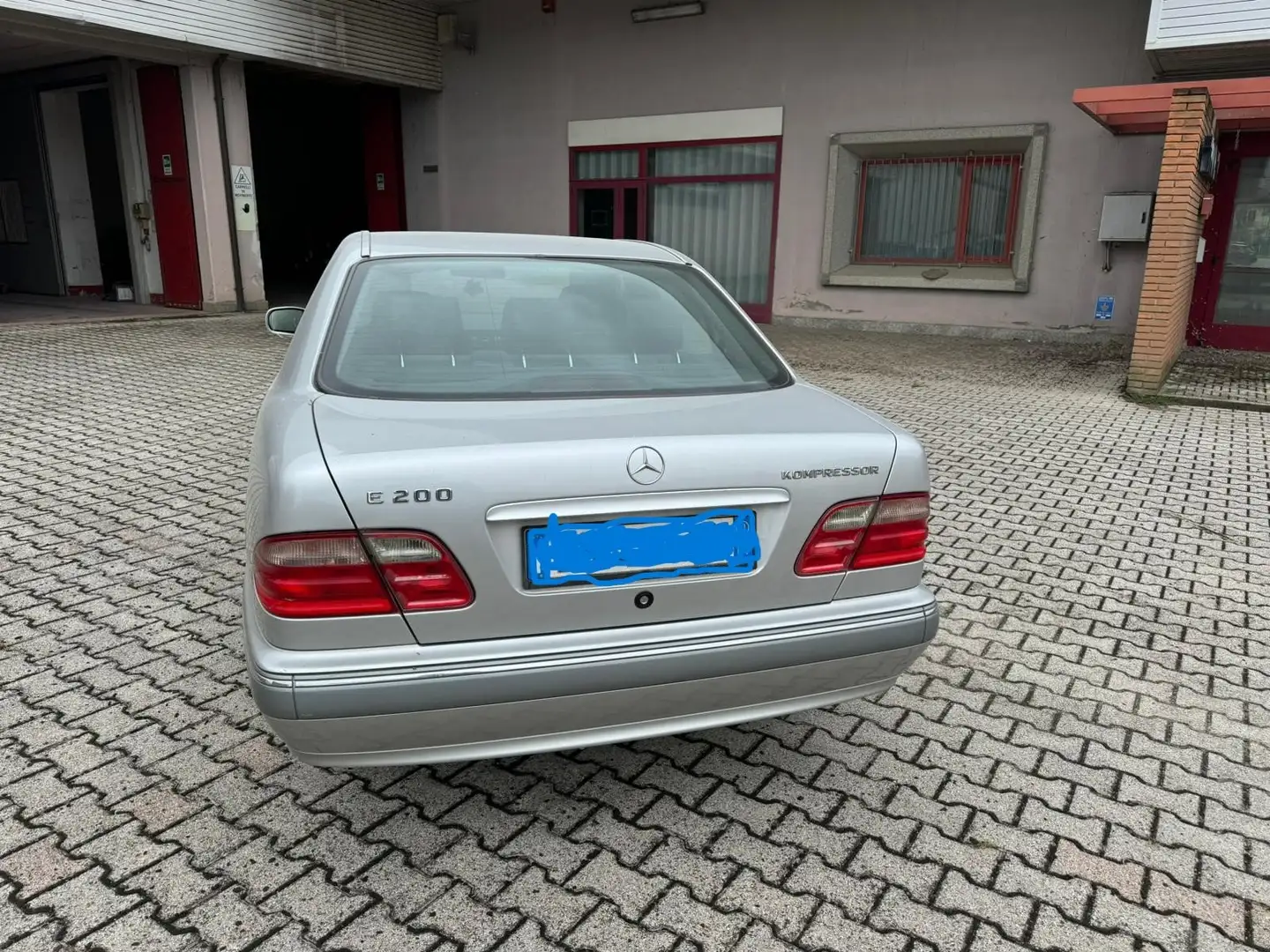 Mercedes-Benz E 200 E 200 k Elegance FL Ezüst - 1