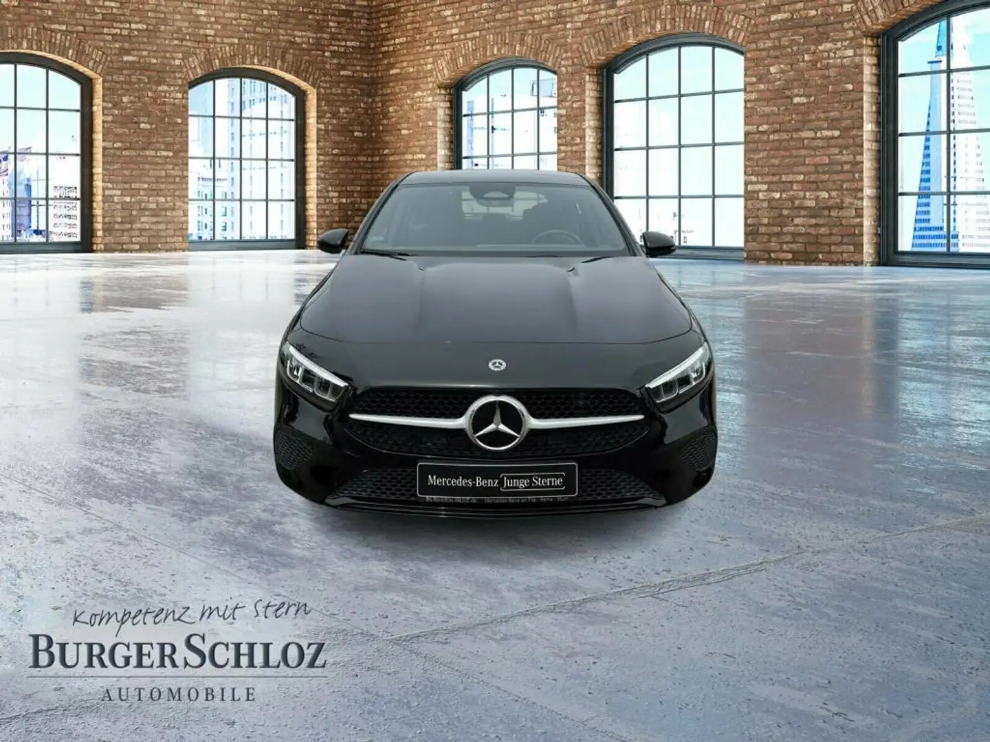 Mercedes-Benz A 180 Kompaktlimousine KAM PDC SpurH Navi AUT Schwarz - 2