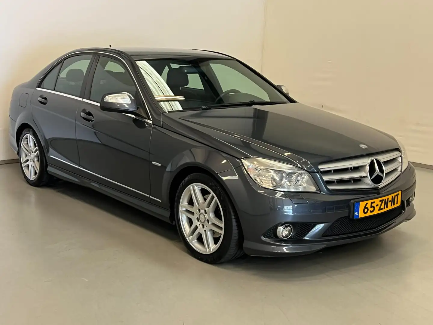 Mercedes-Benz C 200 K / AMG / NL-auto / Xenon / Comand Grijs - 2